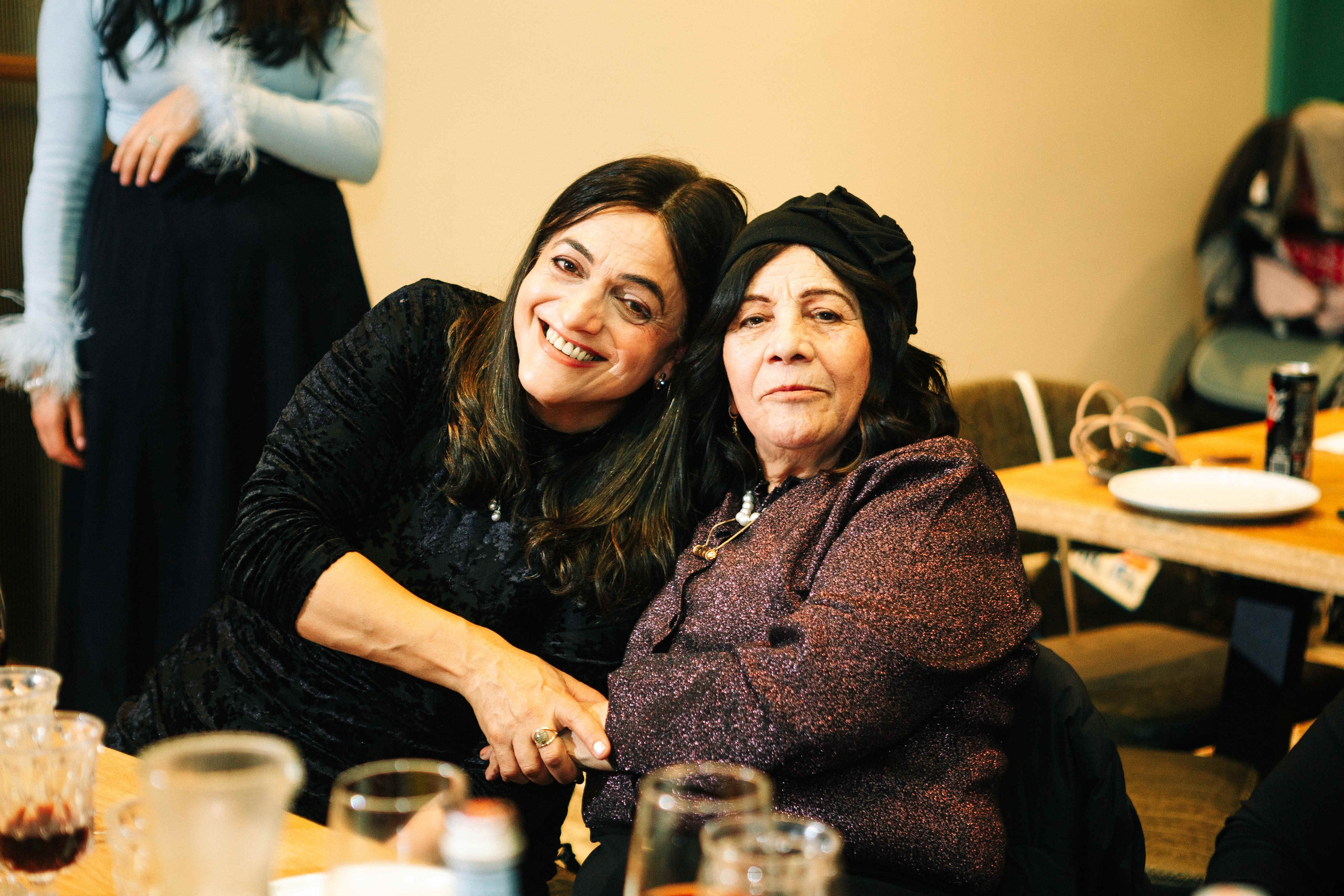 PARTY IN A RESTAURANT WITH THE WHOLE FAMILY. Https://shi-photo.com/