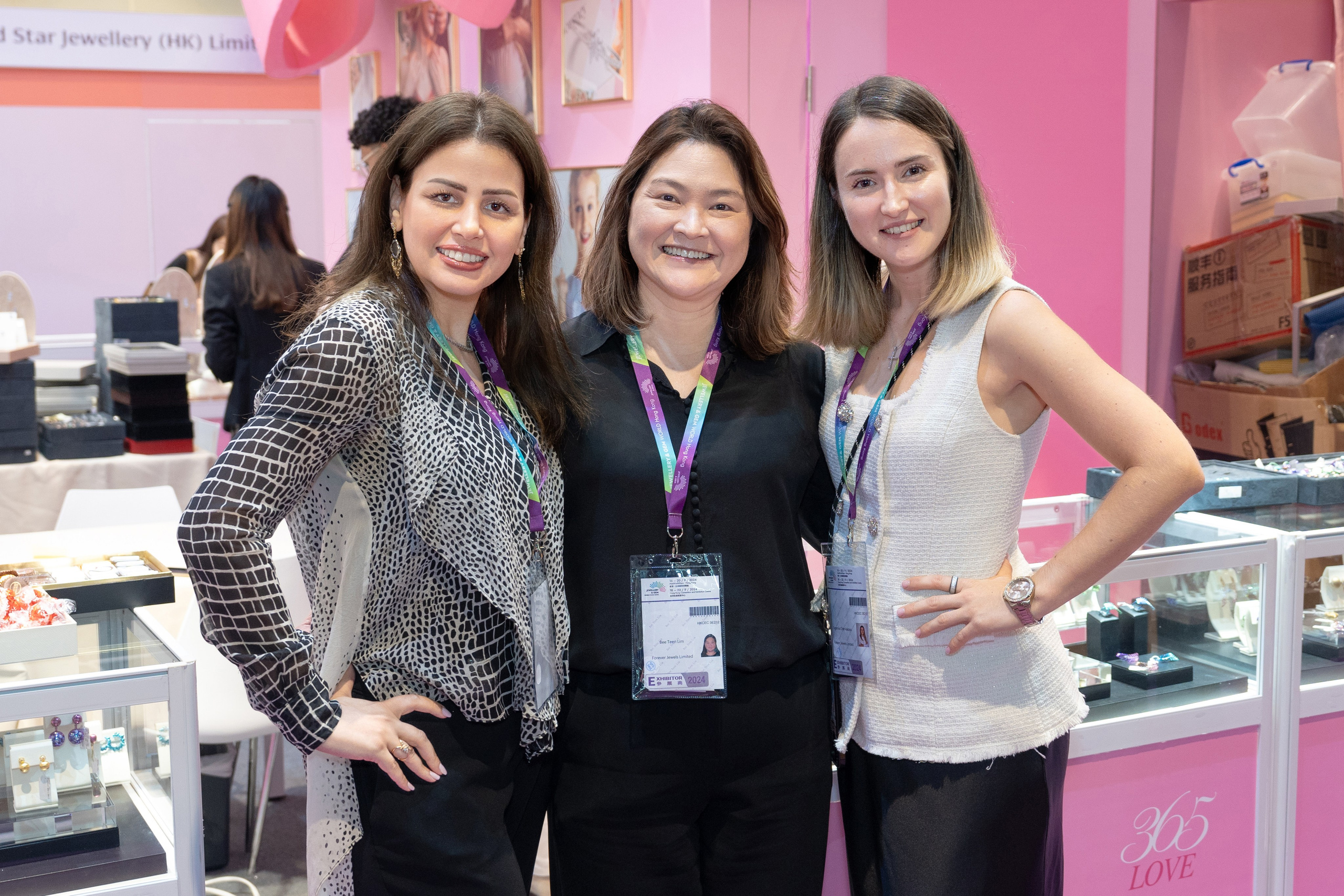 FOREVER5JEWELS. PHOTOGRAPHER IN HONG KONG (WEDDING, FASHION, FAMILY, EVENTS)