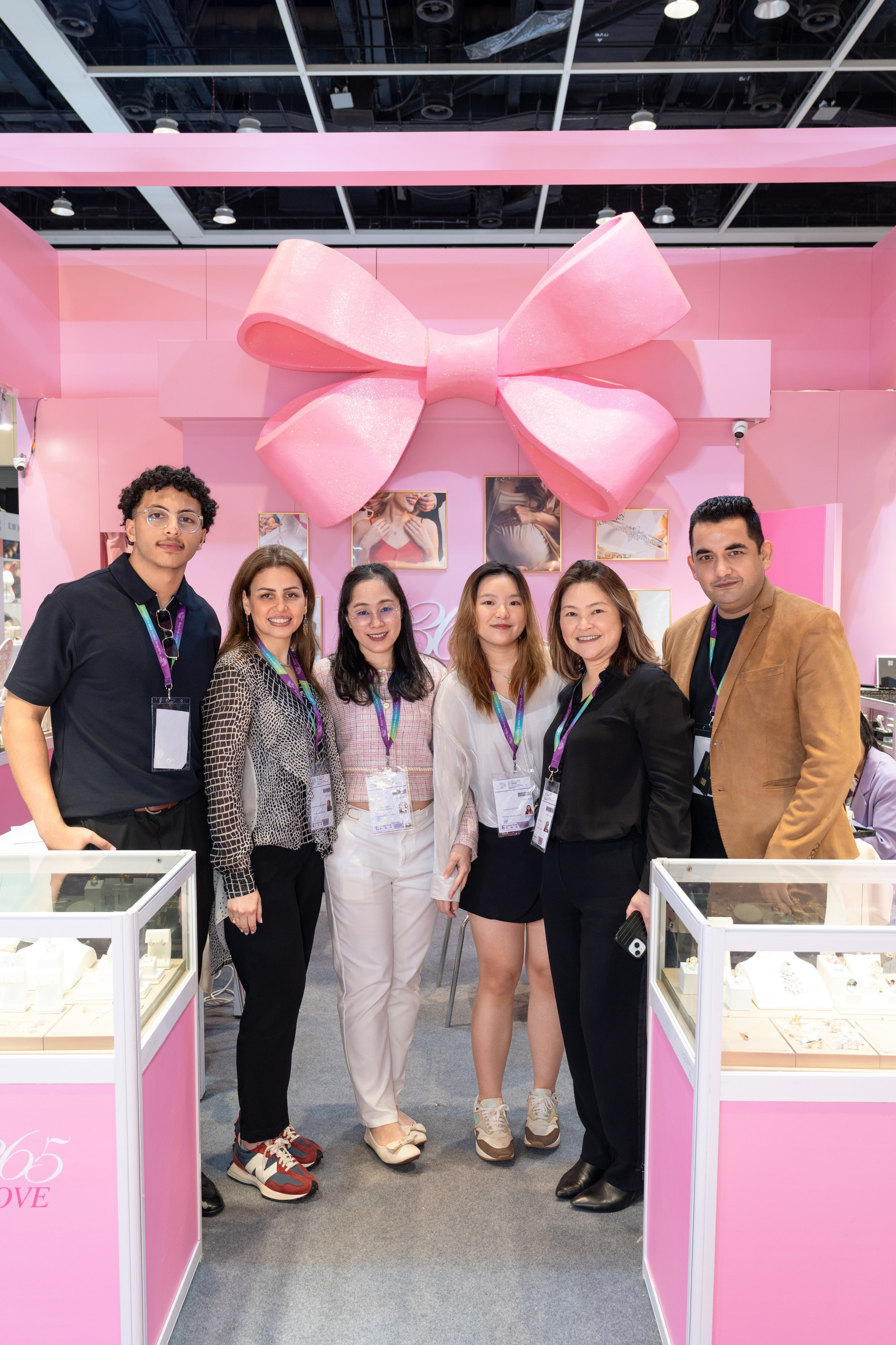 FOREVER5JEWELS. PHOTOGRAPHER IN HONG KONG (WEDDING, FASHION, FAMILY, EVENTS)