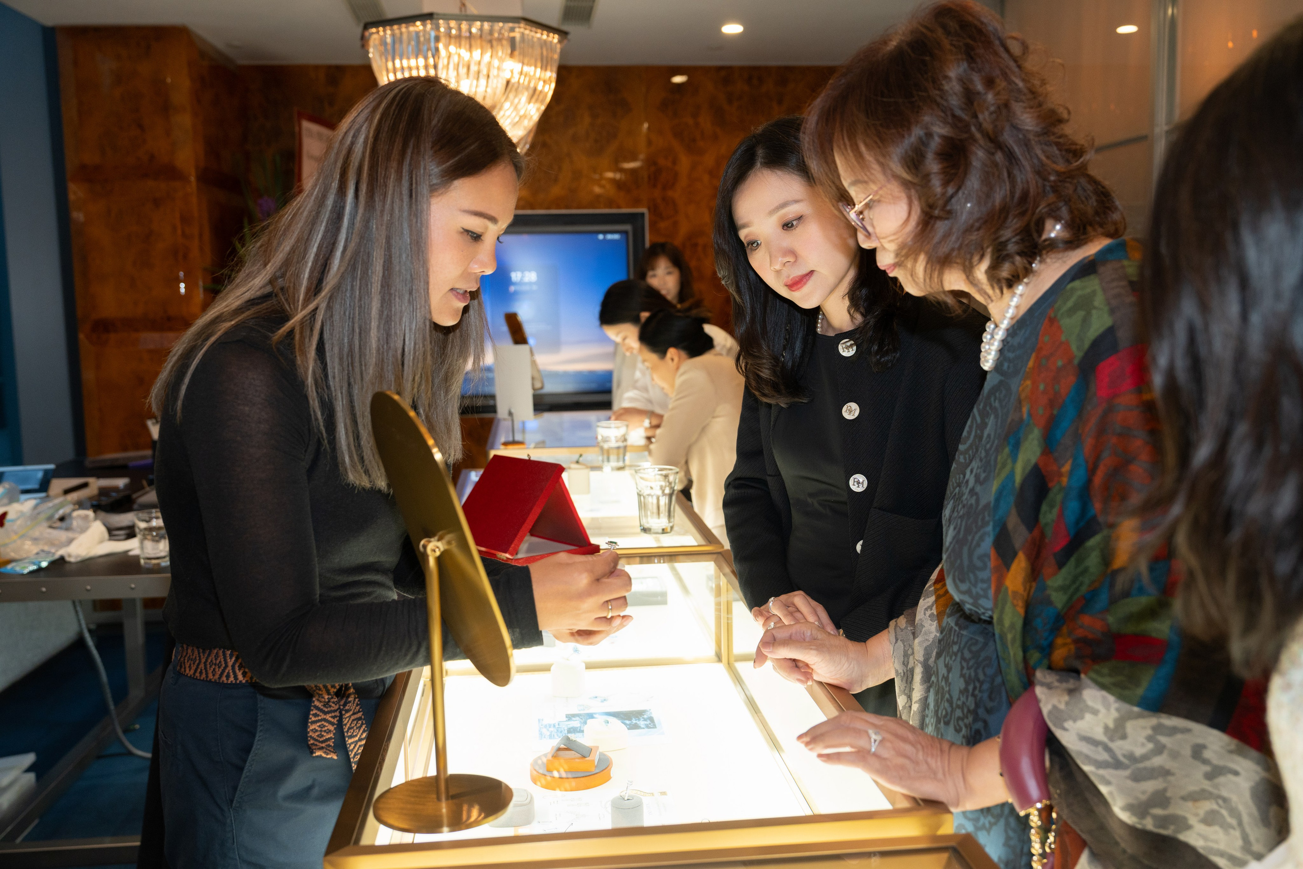 ETRA JEWELLERY. ФОТОГРАФ В ГОНКОНГЕ (СВАДЬБЫ, FASHION, СЕМЕЙНЫЕ, МЕРОПРИЯТИЯ, ФОТОПРОГУЛКИ)