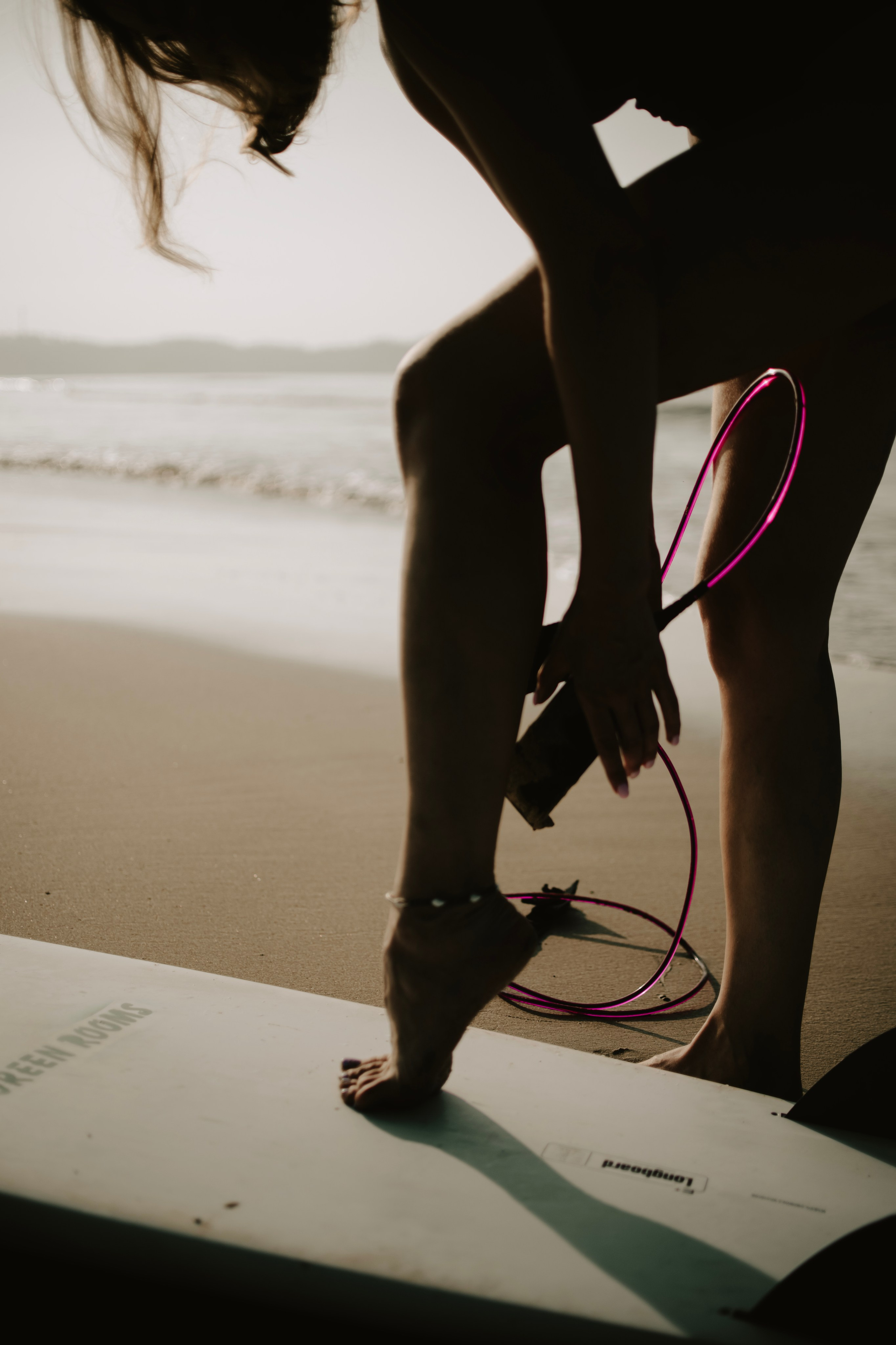 Photoshoot with a surfboard | Colour