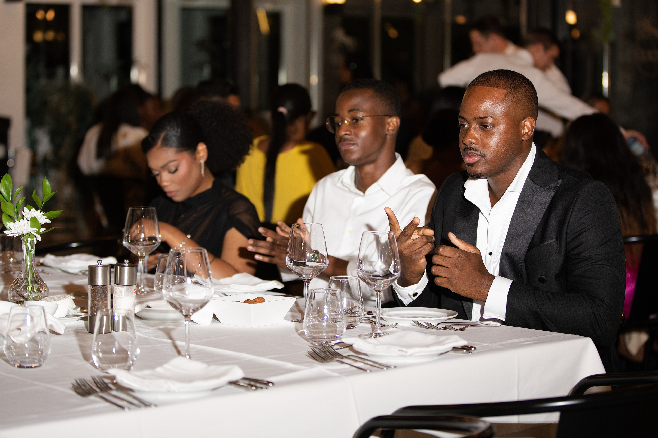 Elizandra & Joel. Fazemos o seu casamento ser lembrado por gerações