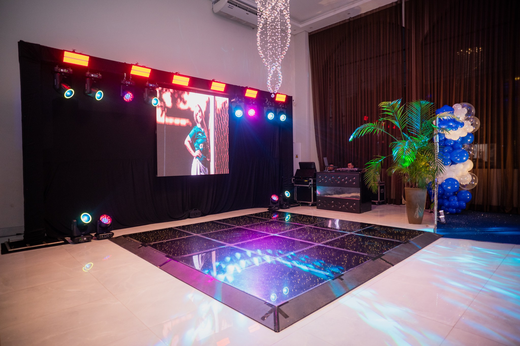 Lara — Hall Palace / Bauru SP. Robson Colaço