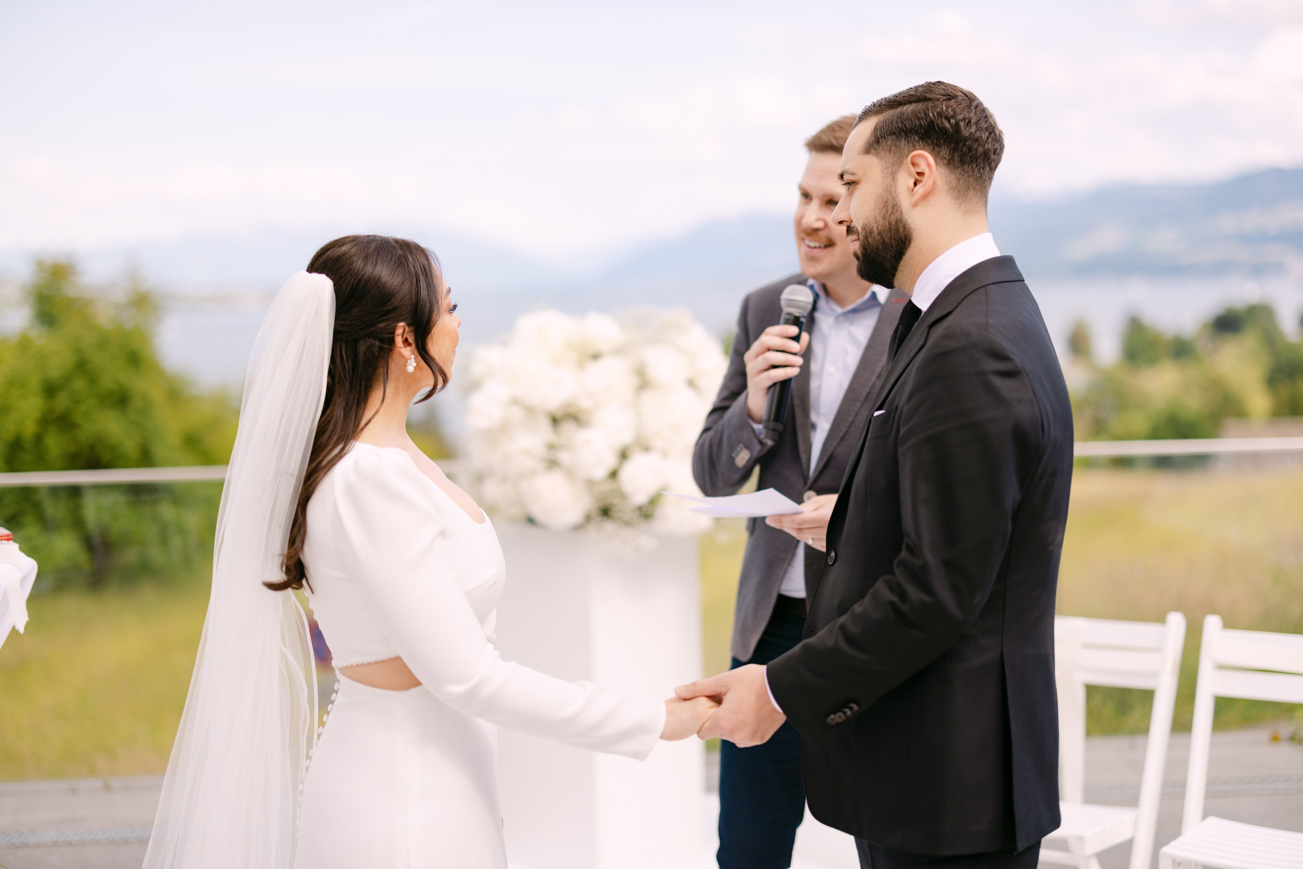 Unvergessliche Hochzeit am Zürichsee: Landgasthof Halbinsel Au. Familien- & Hochzeitsfotografin Schweiz. Valeria Diaz in Zürich und Umgebung