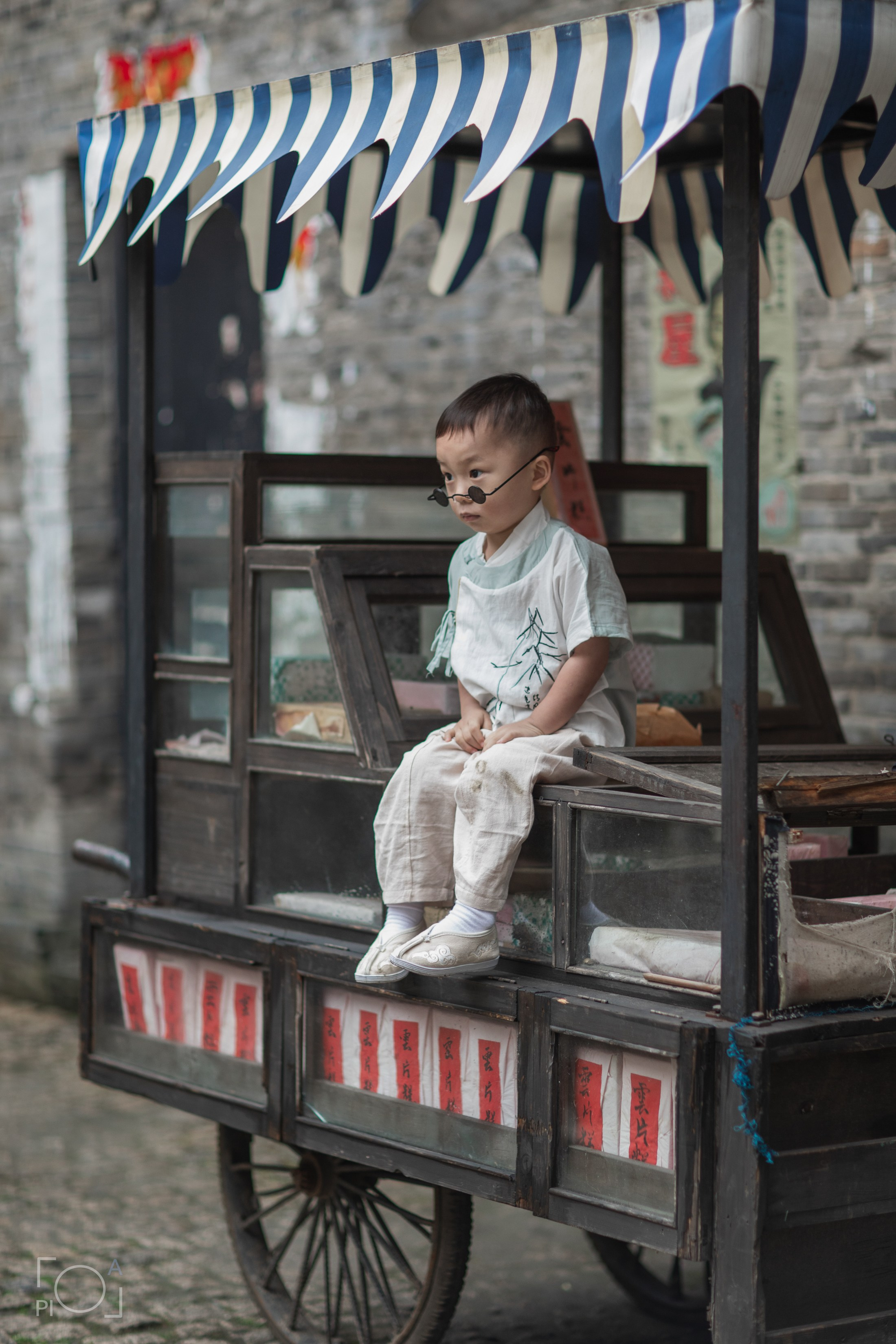 Семейная фотосессия в шанхайской киностудии. Photographer in Shanghai — Lola Pidluskaya