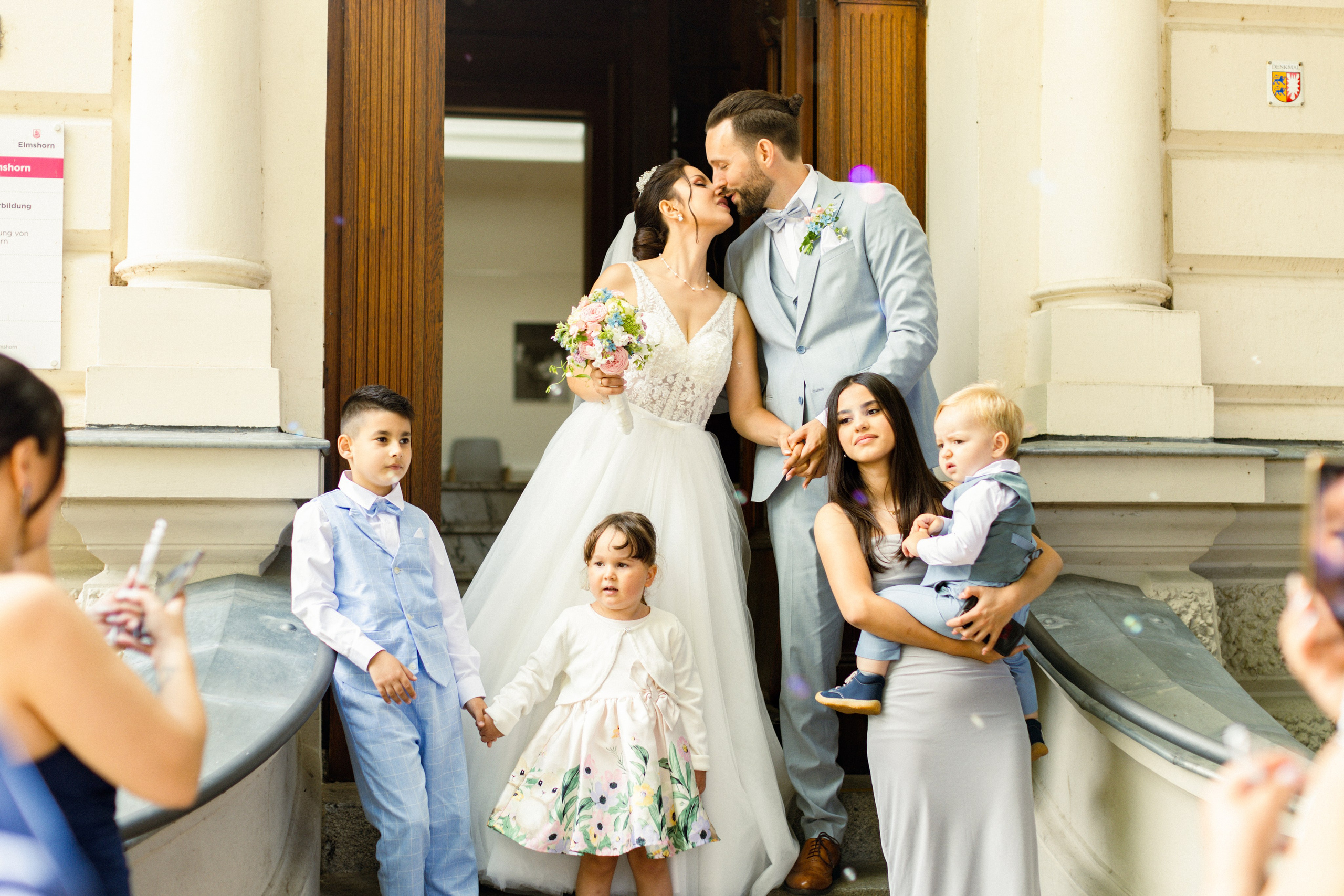 Hochzeitsfotografie in der Weißen Villa Elmshorn | Historischer Charme in Schleswig-Holstein. Hochzeitsfotograf und Hochzeitsvideograf aus Hamburg | Roka21Film