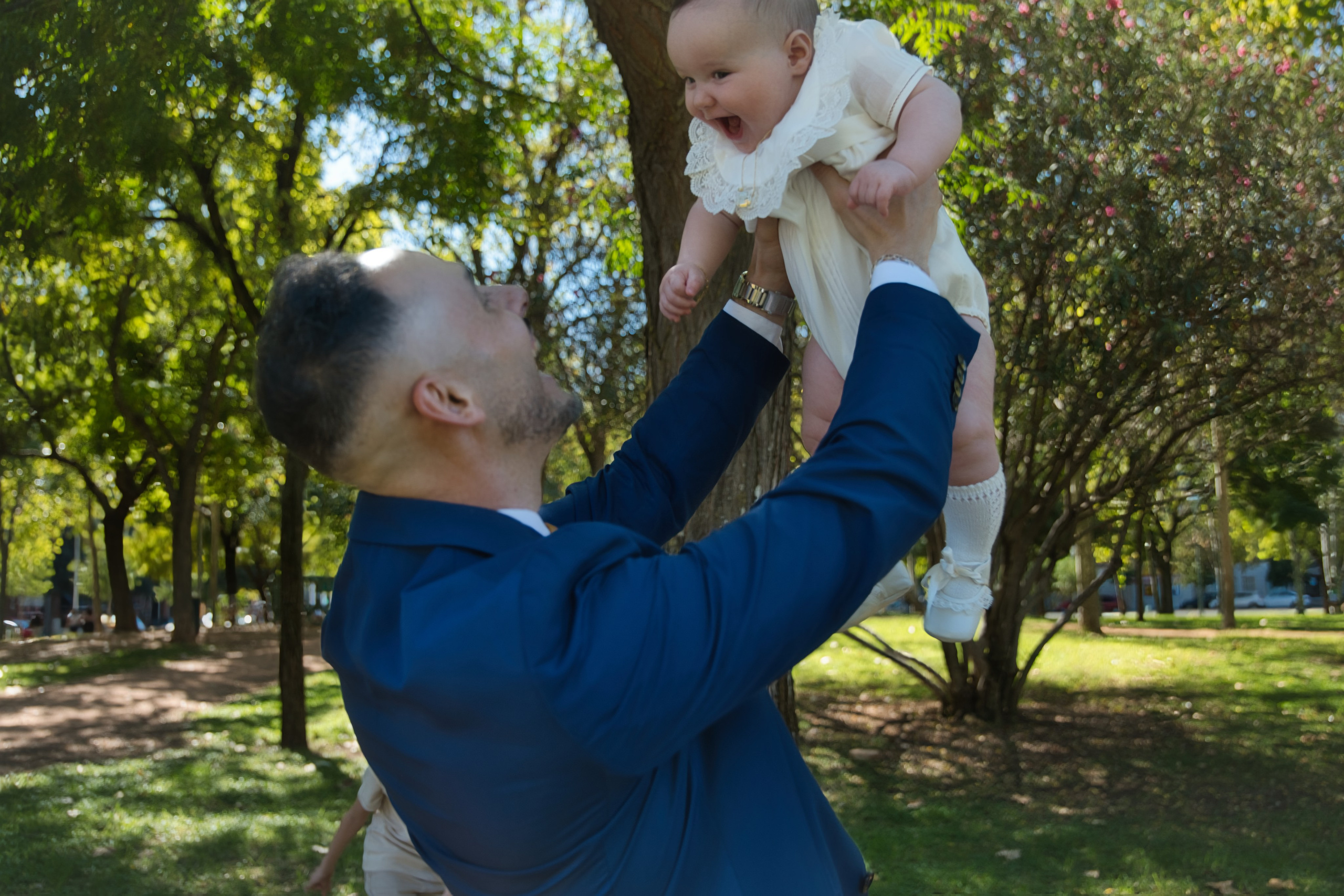 Fotografía de familia en Córdoba. Sesiones naturales y llenas de emoción. Fotógrafo y videógrafo en Córdoba (España)