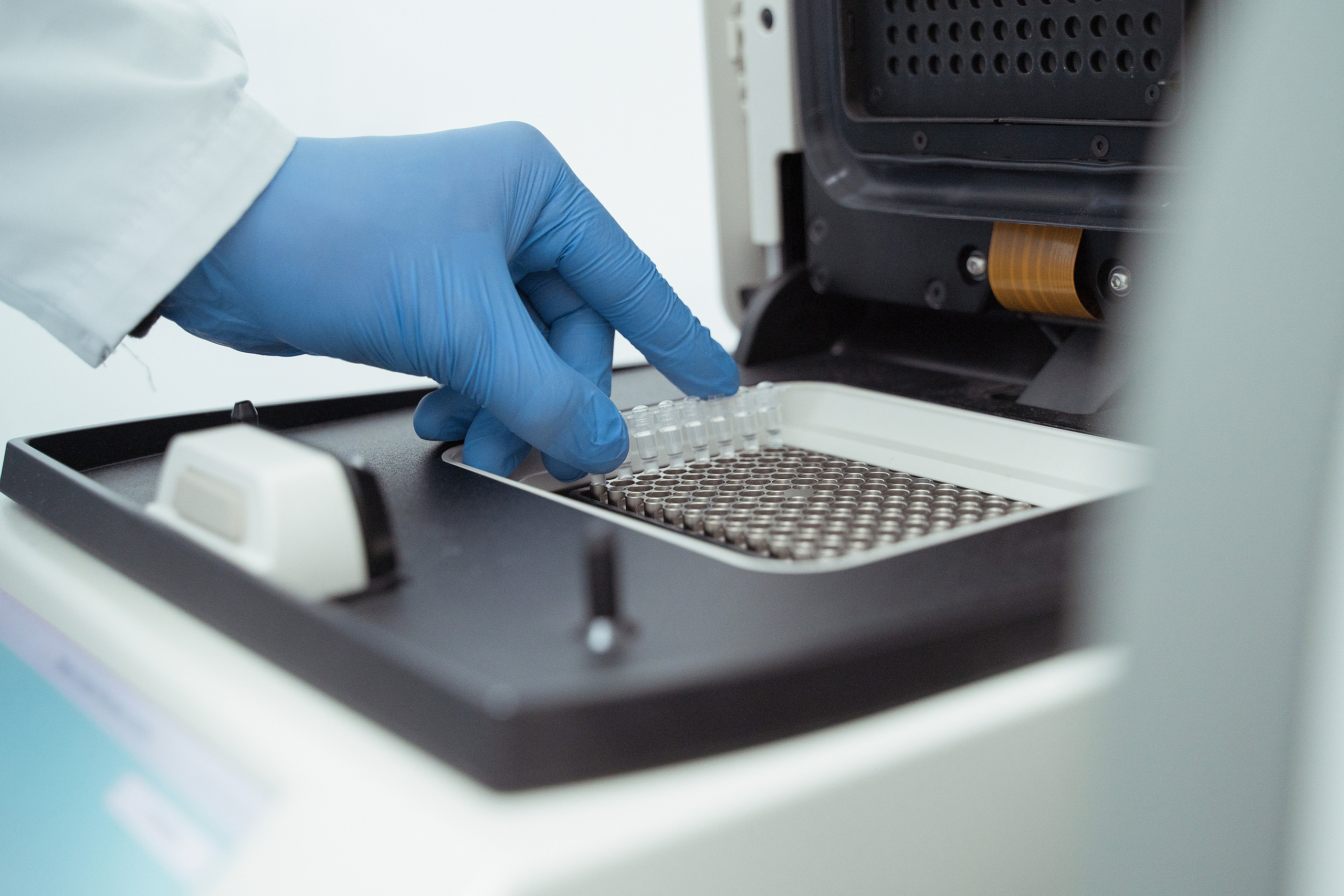 Photo shoot for medical laboratory Explana. Your photographer in Madeira