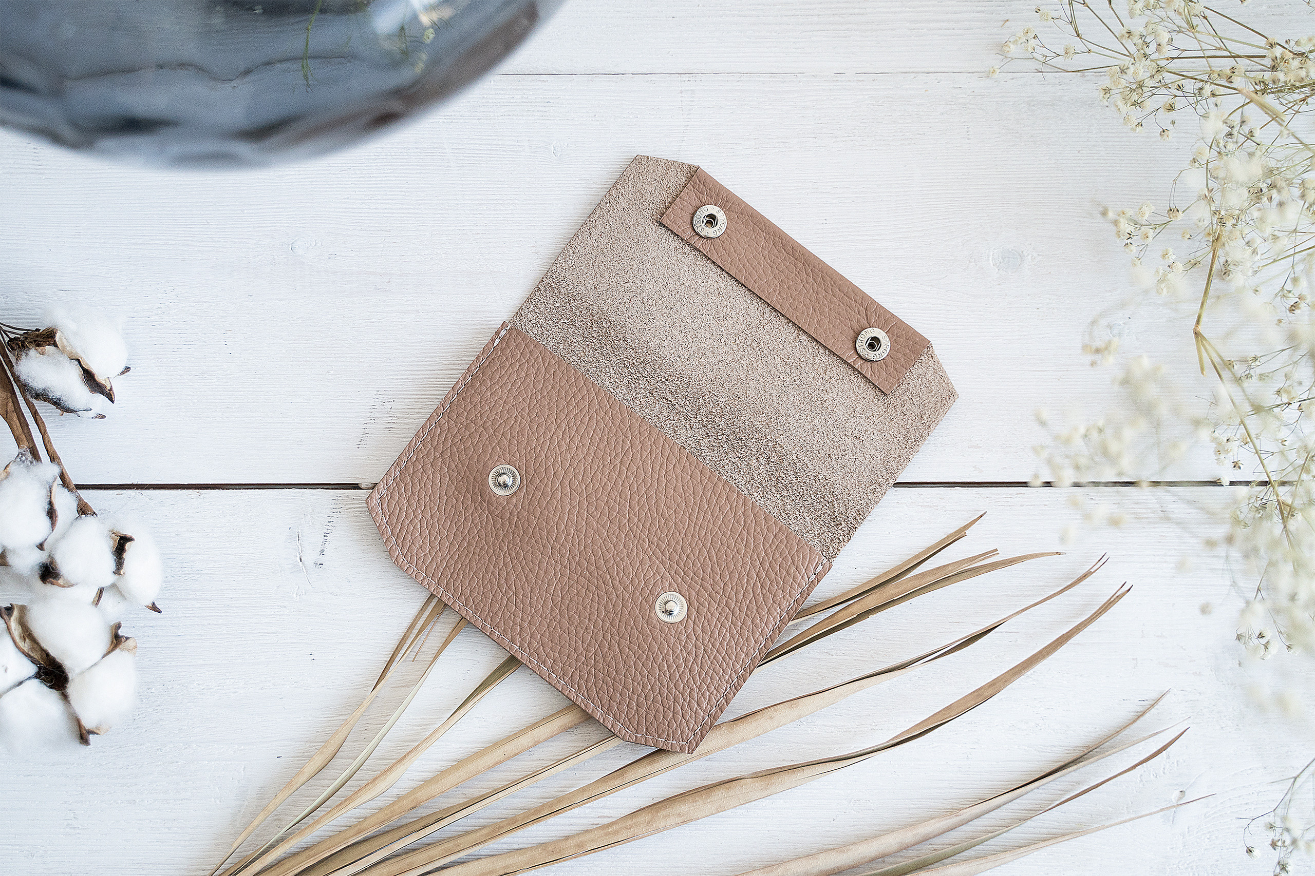 Photo shoot for leather goods shop. Your photographer in Madeira