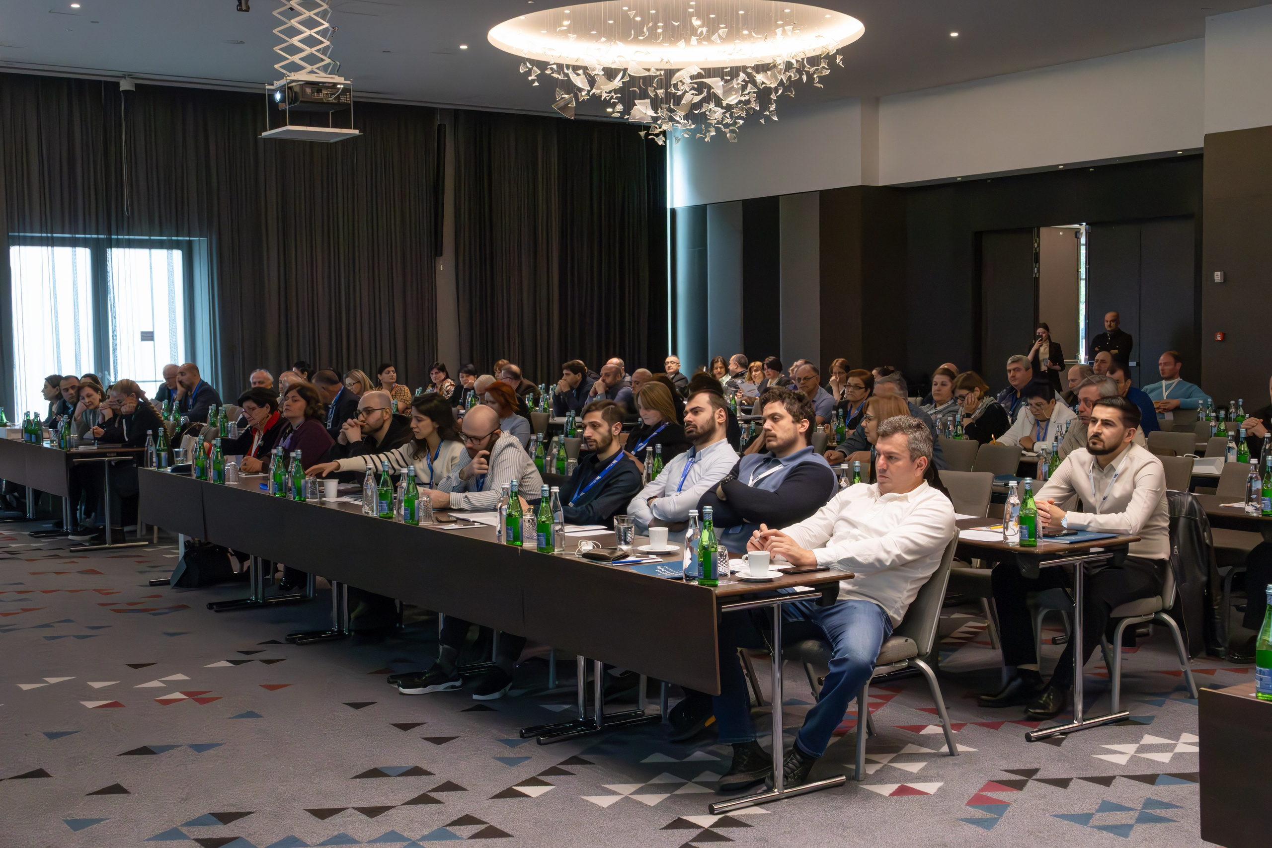 კორპორატიული ღონისძიებები. FramefreeMan