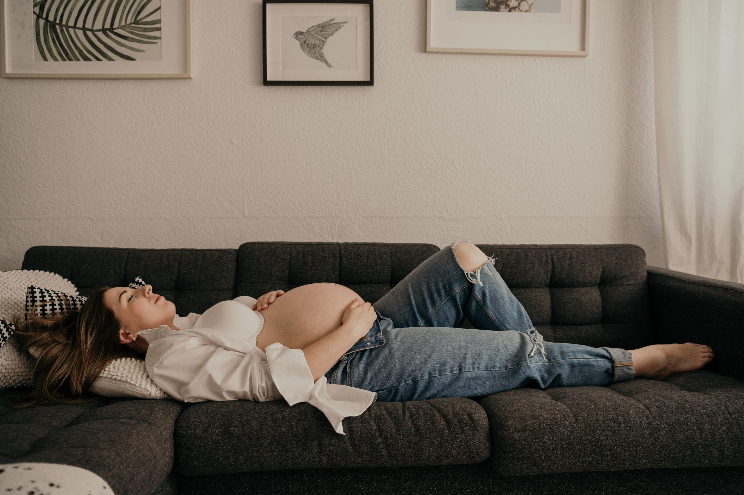 Hayley. Maternity Newborn and Family photographer Hamburg Claire Hambley