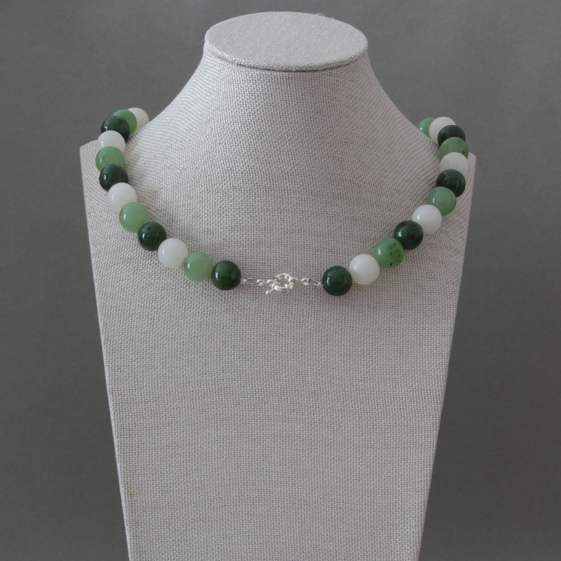 Greenwhitebean. Современнные и актикварные украшения в Барселоне, Москве и Санкт-Петербурге