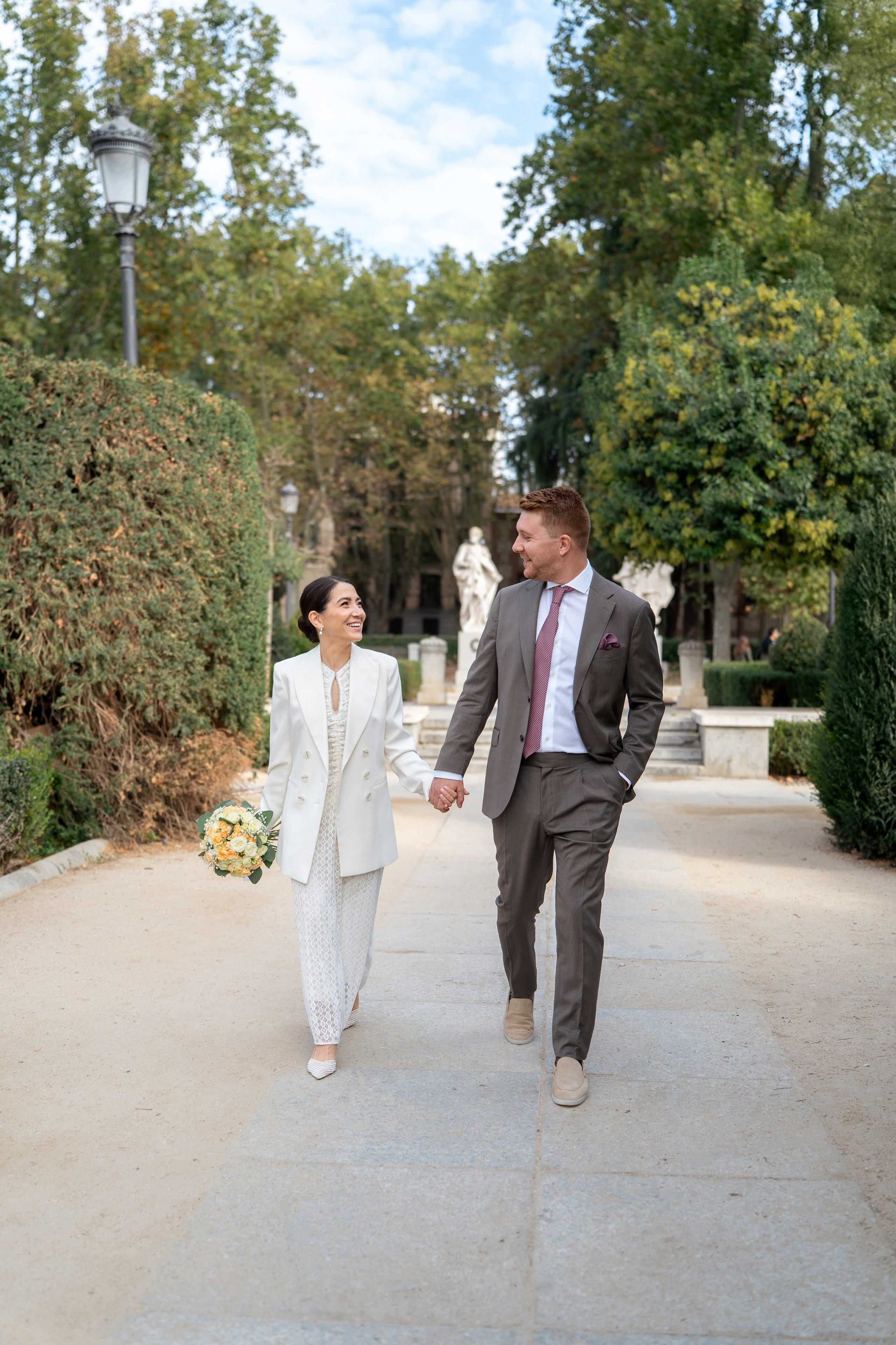 Elopement photoshoot in Madrid city centre. Fotógrafo en Madrid, España. Alyona Belyaninova
