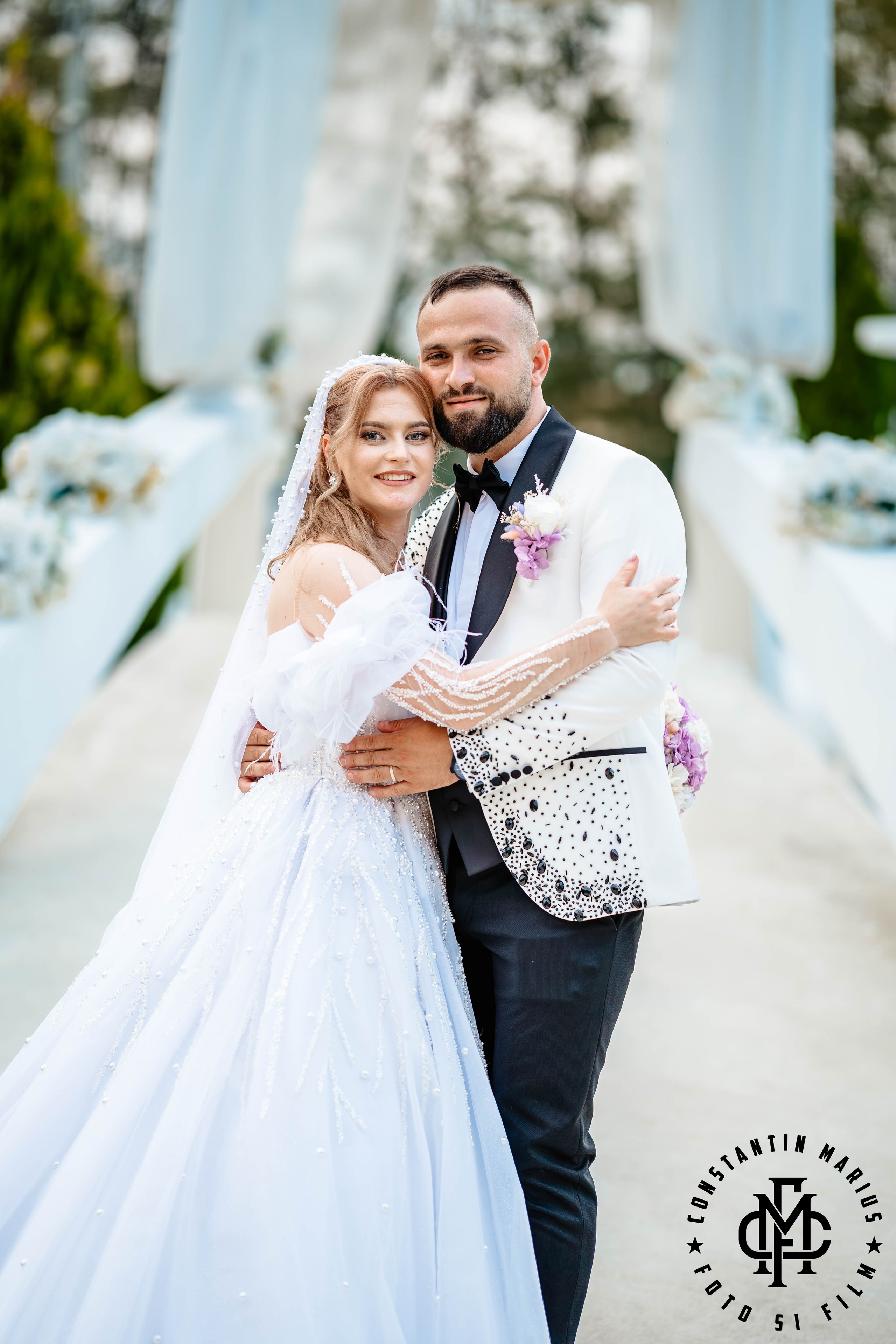 WEDDING PHOTOGRAPHY. DESPRE NOI