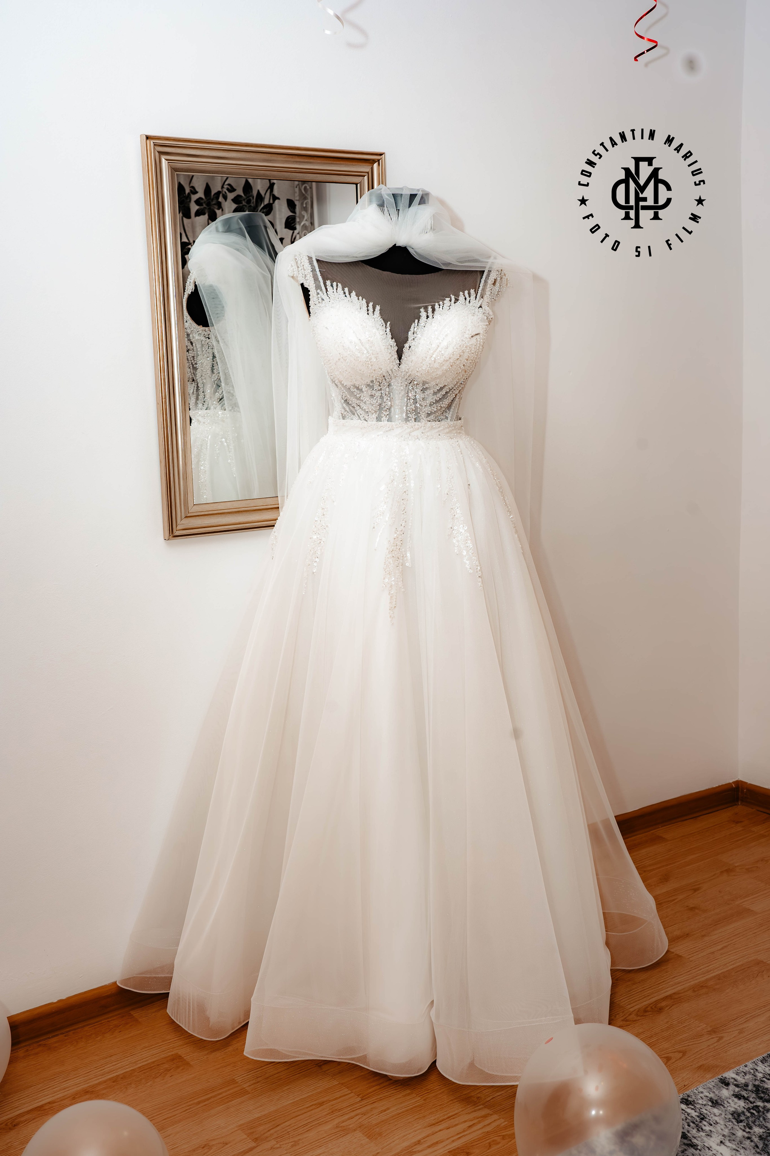 WEDDING PHOTOGRAPHY. DESPRE NOI