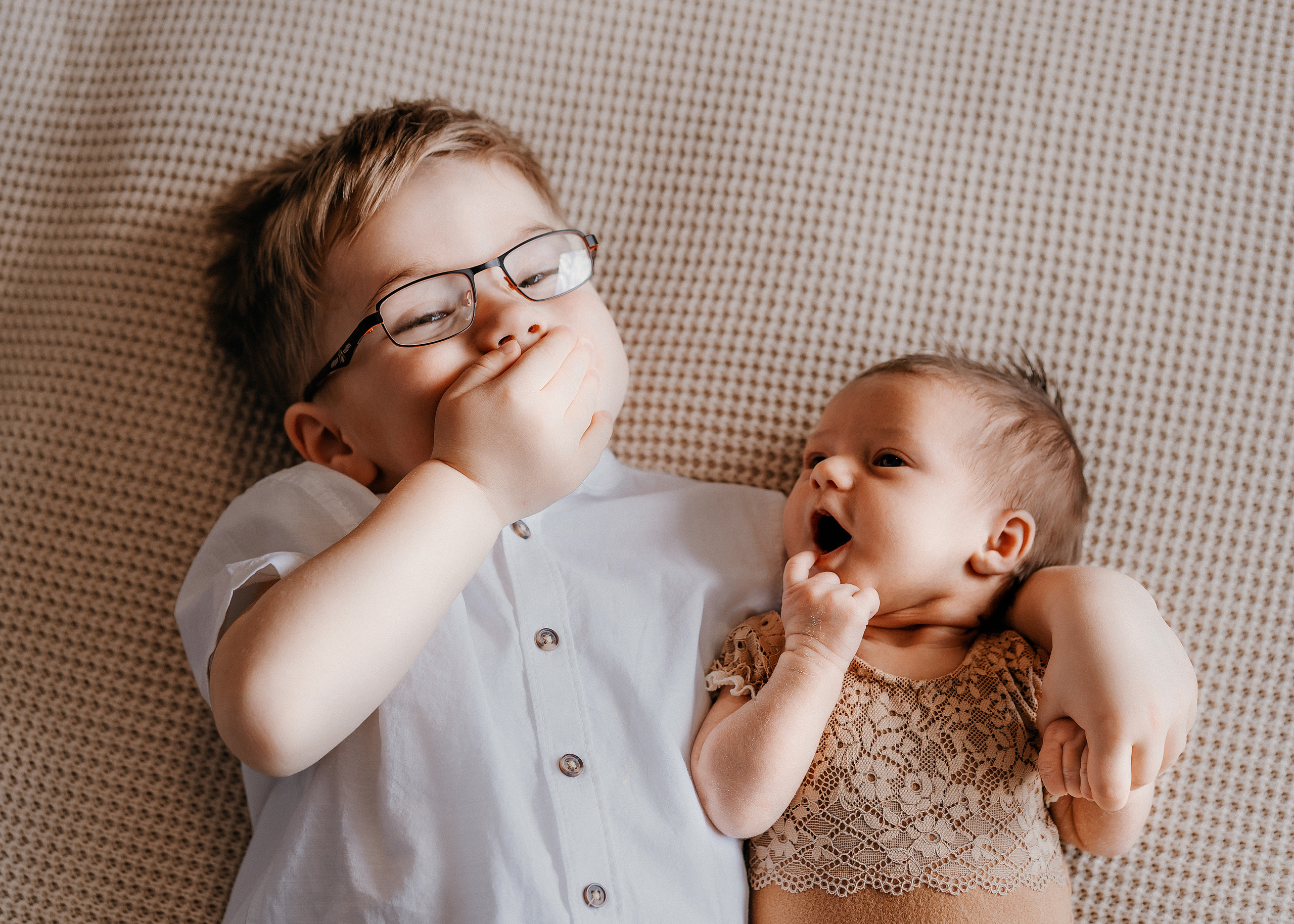 Homestory,  Newbornhomestory, Newborrn zu Hause, Fotoshoting mit Baby zu Hause, Fotografie Gründau 