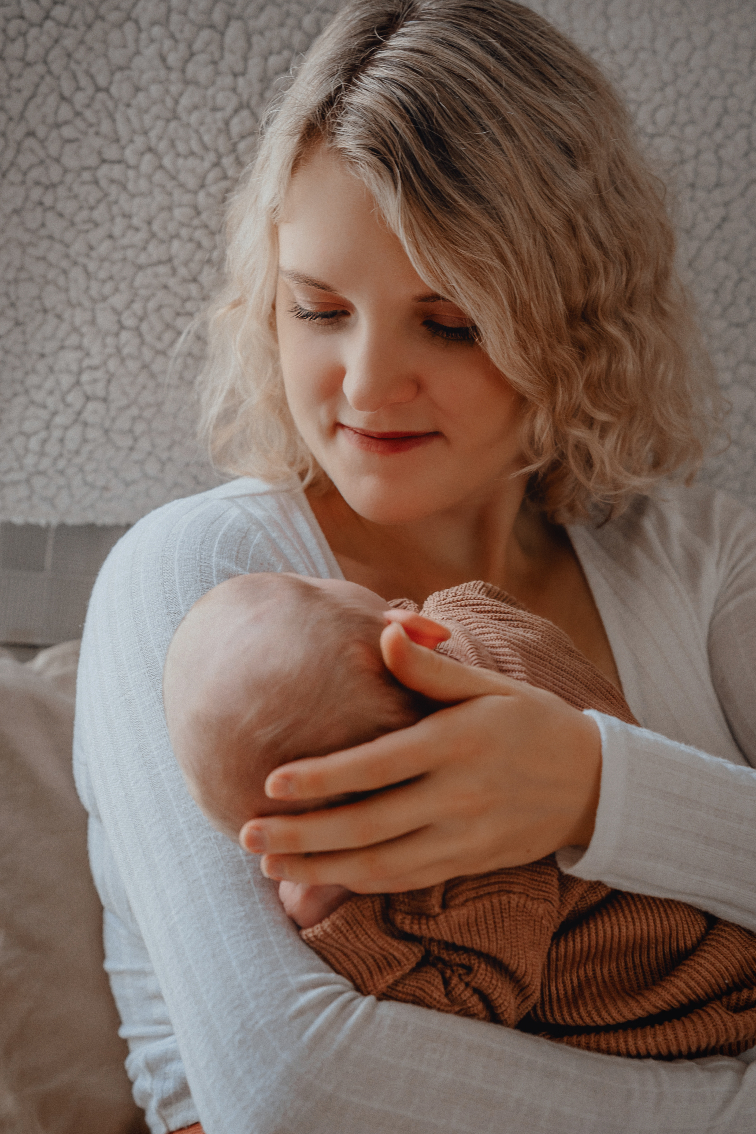 Homestory,  Newbornhomestory, Newborrn zu Hause, Fotoshoting mit Baby zu Hause, Fotografie Gründau 