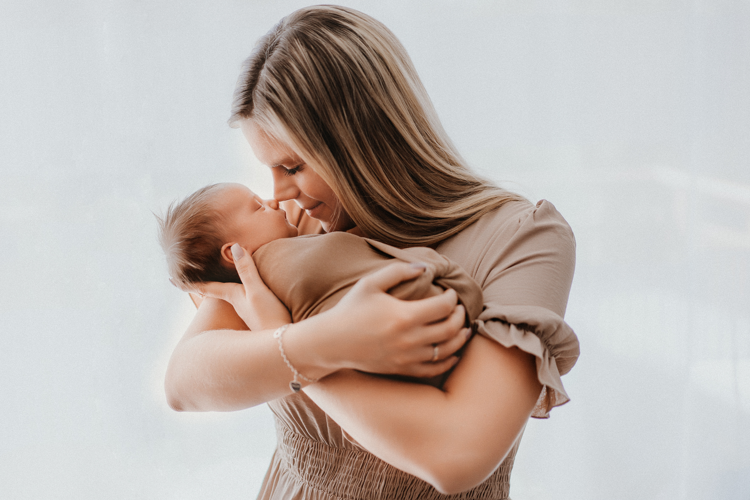 Homestory,  Newbornhomestory, Newborrn zu Hause, Fotoshoting mit Baby zu Hause, Fotografie Gründau 