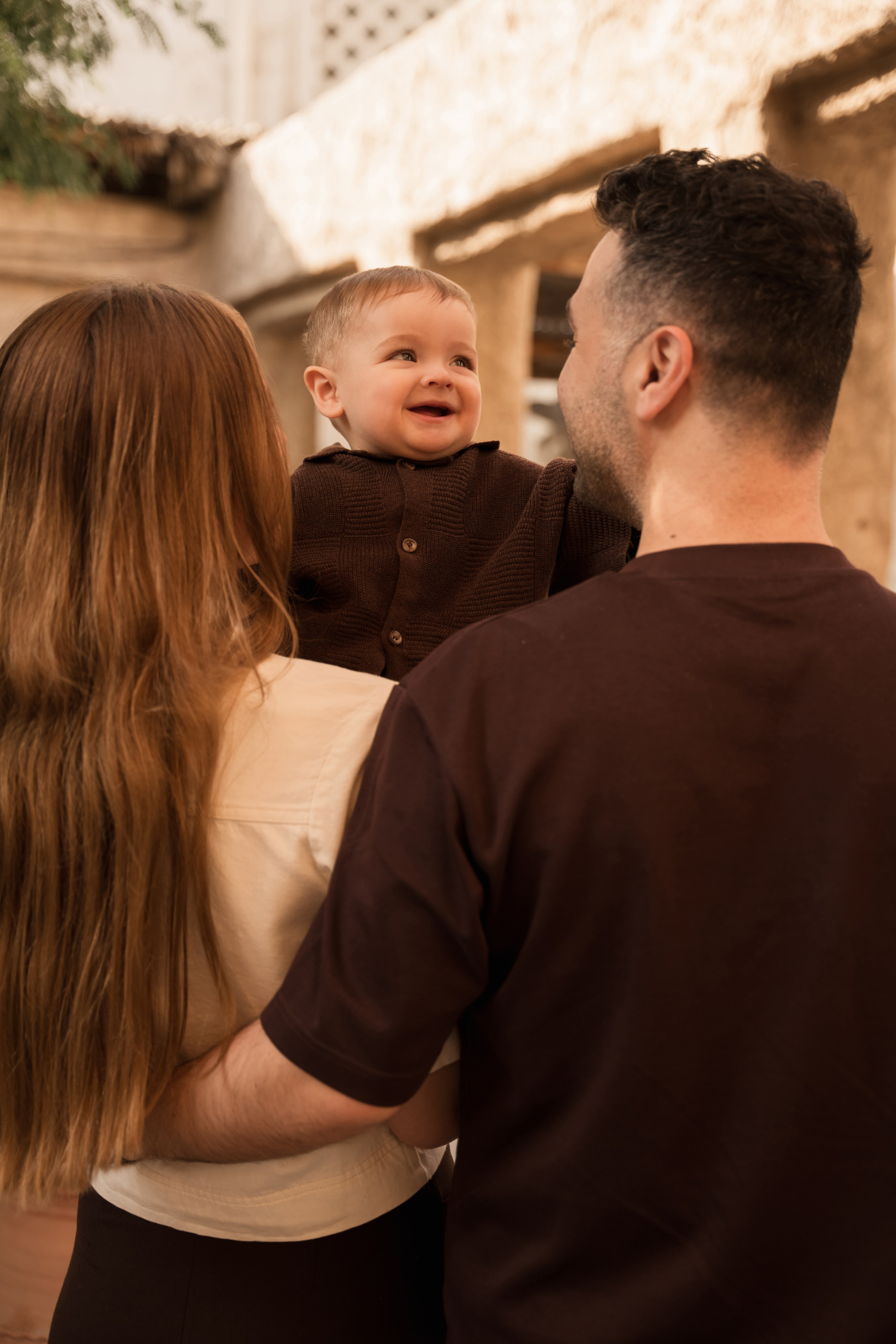 Old Town walk. Angela Iakovleva — Family Photographer in Dubai