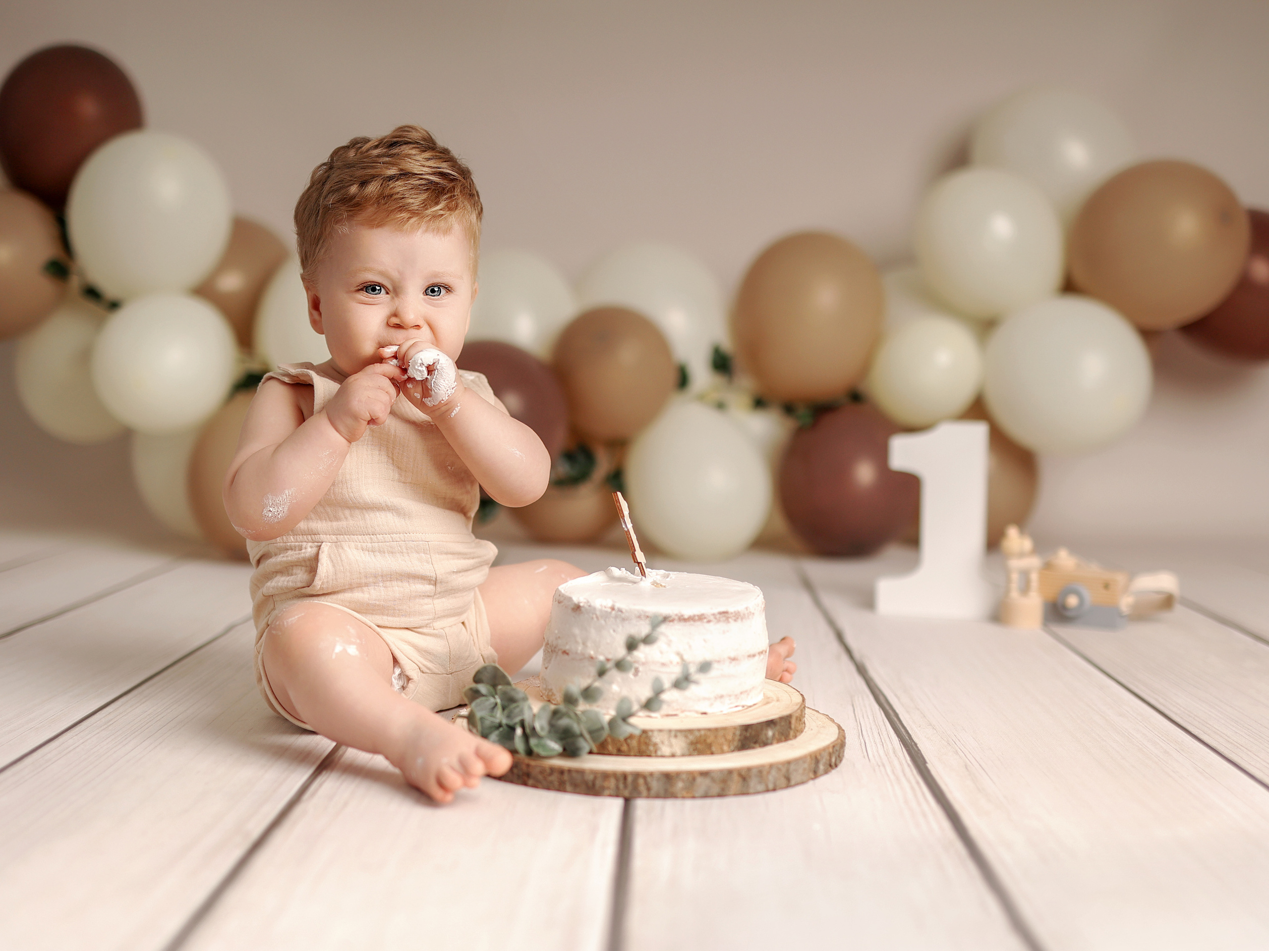 Cake Smash erster Geburtstag Baby Shooting Geburtstagsidee Luftballons Fotograf Norden Aurich Emden Leer Papenburg Bremen Wiesmoor Wittmund