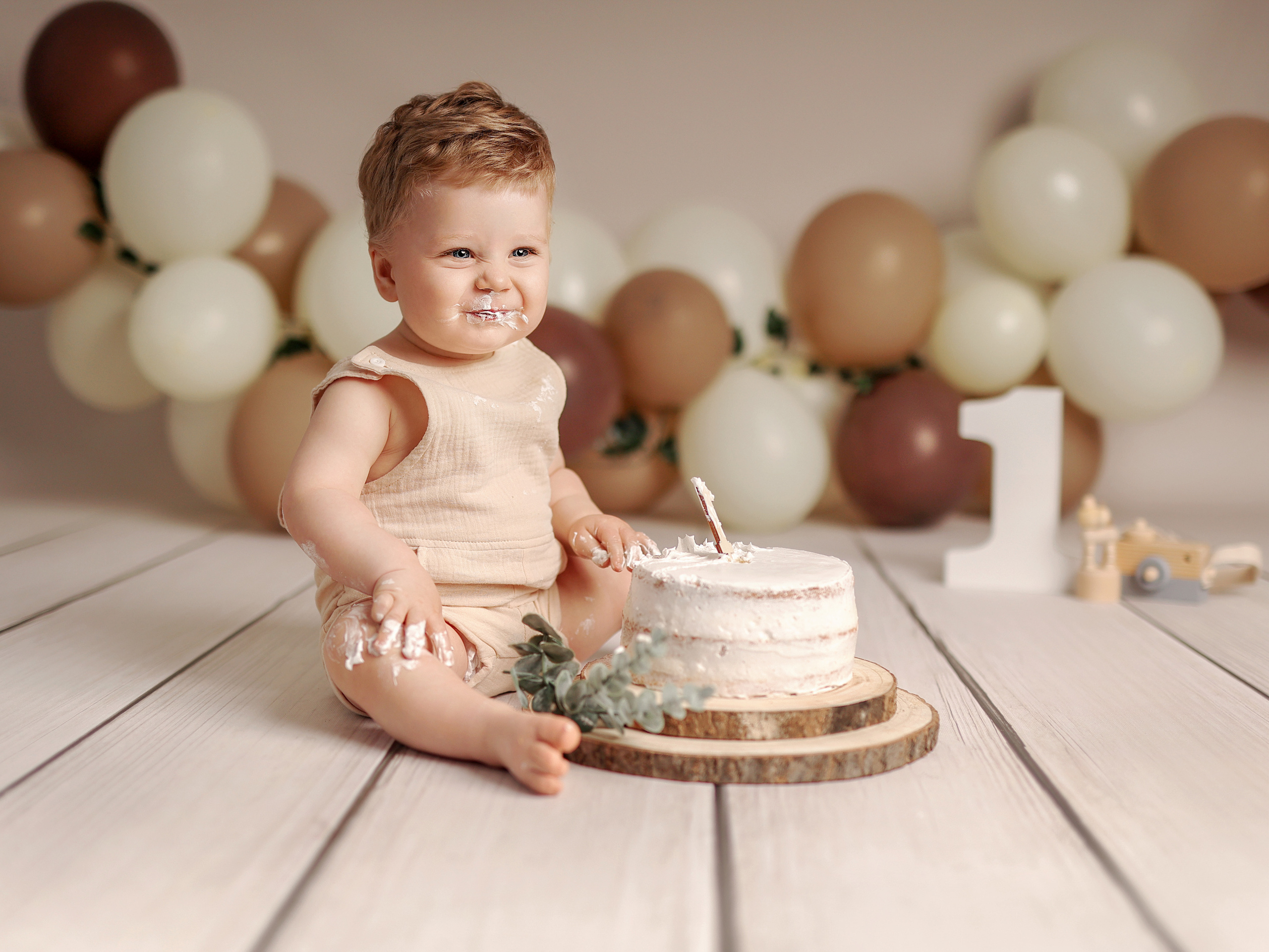 Cake Smash erster Geburtstag Baby Shooting Geburtstagsidee Luftballons Fotograf Norden Aurich Emden Leer Papenburg Bremen Wiesmoor Wittmund