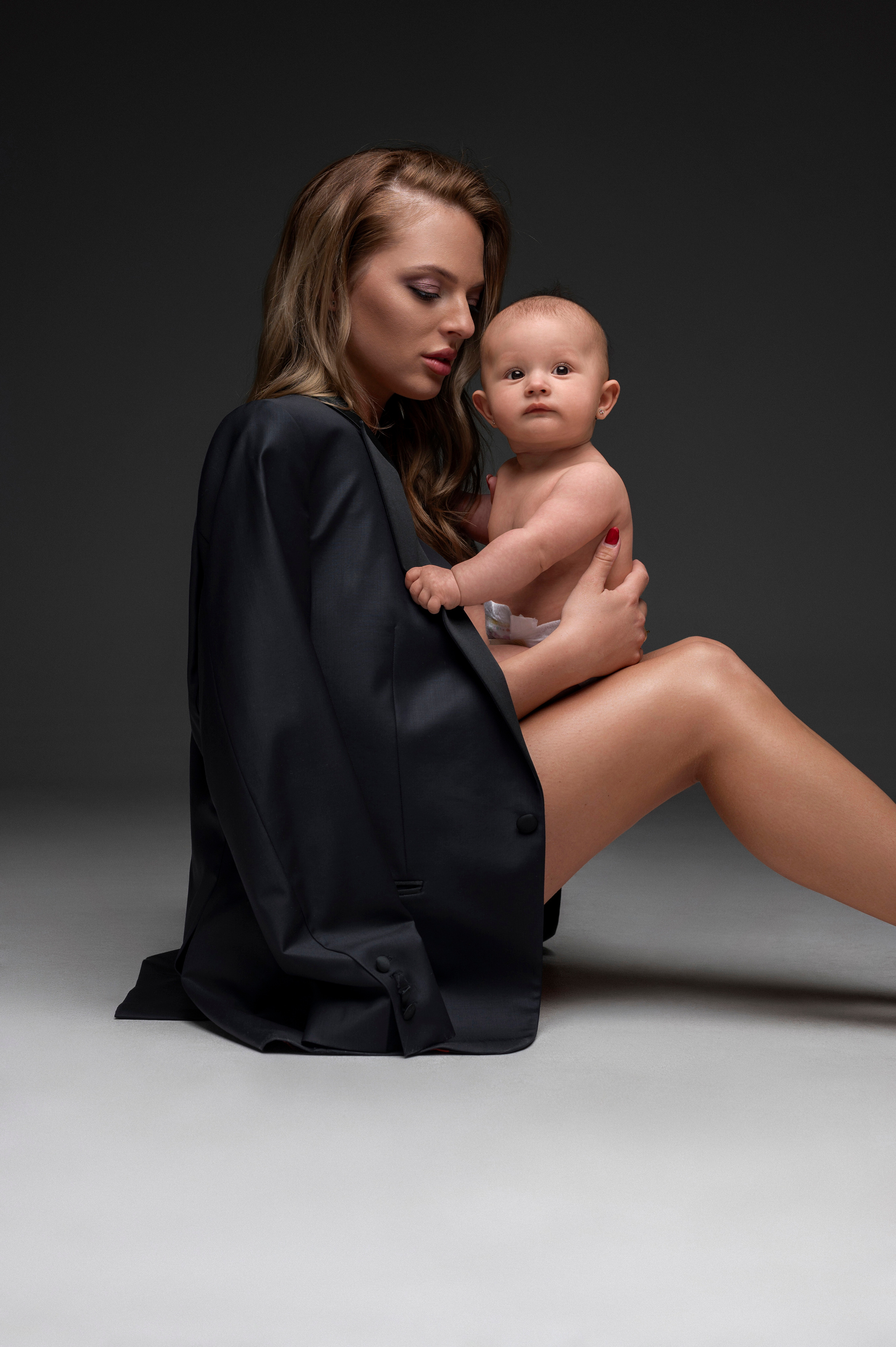 Sabína & Tiana. Krása tehotenstva v objektíve — Maria Milosovic, tehotenská fotografka