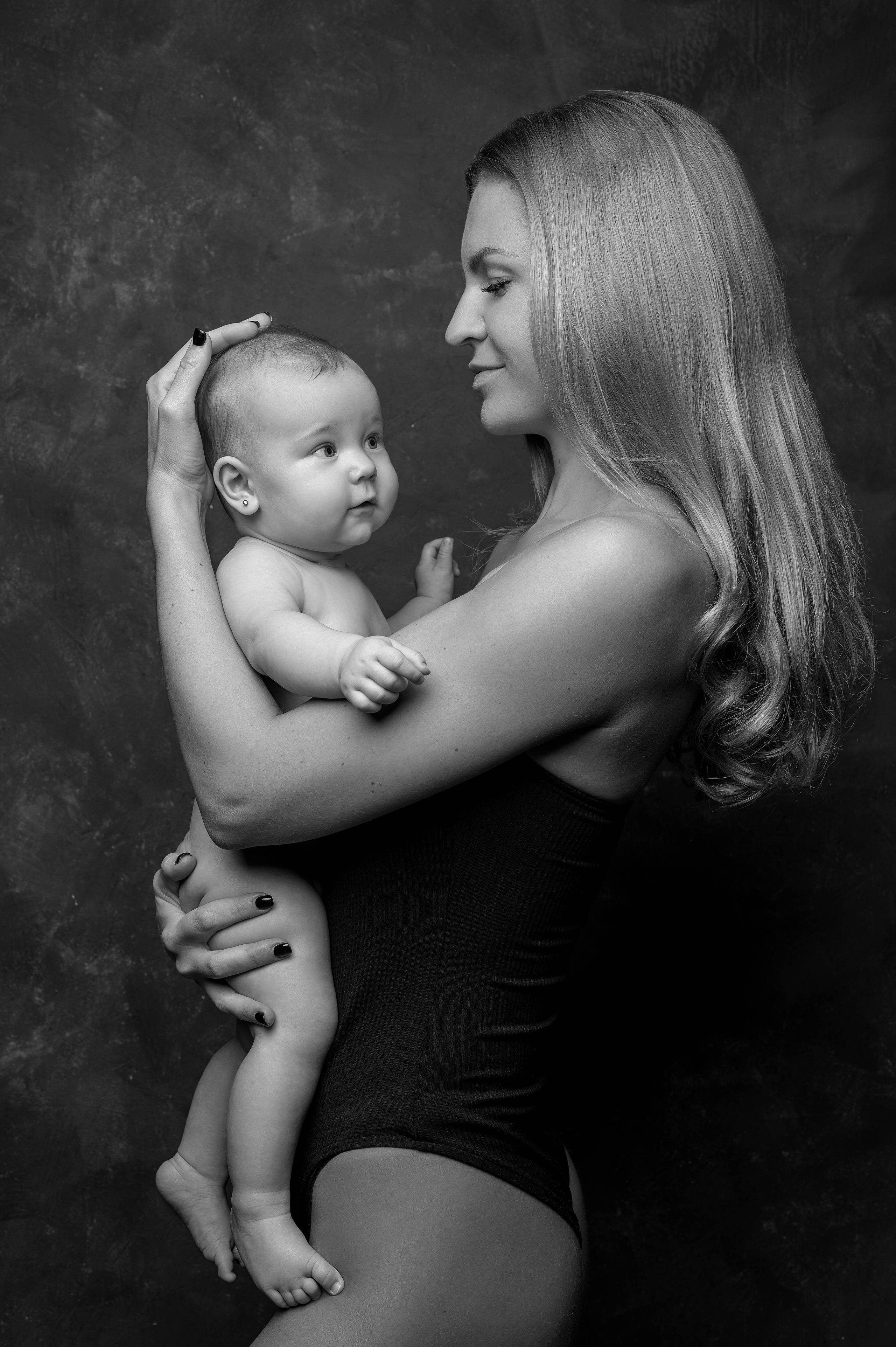 Jana & Hanka. Krása tehotenstva v objektíve — Maria Milosovic, tehotenská fotografka