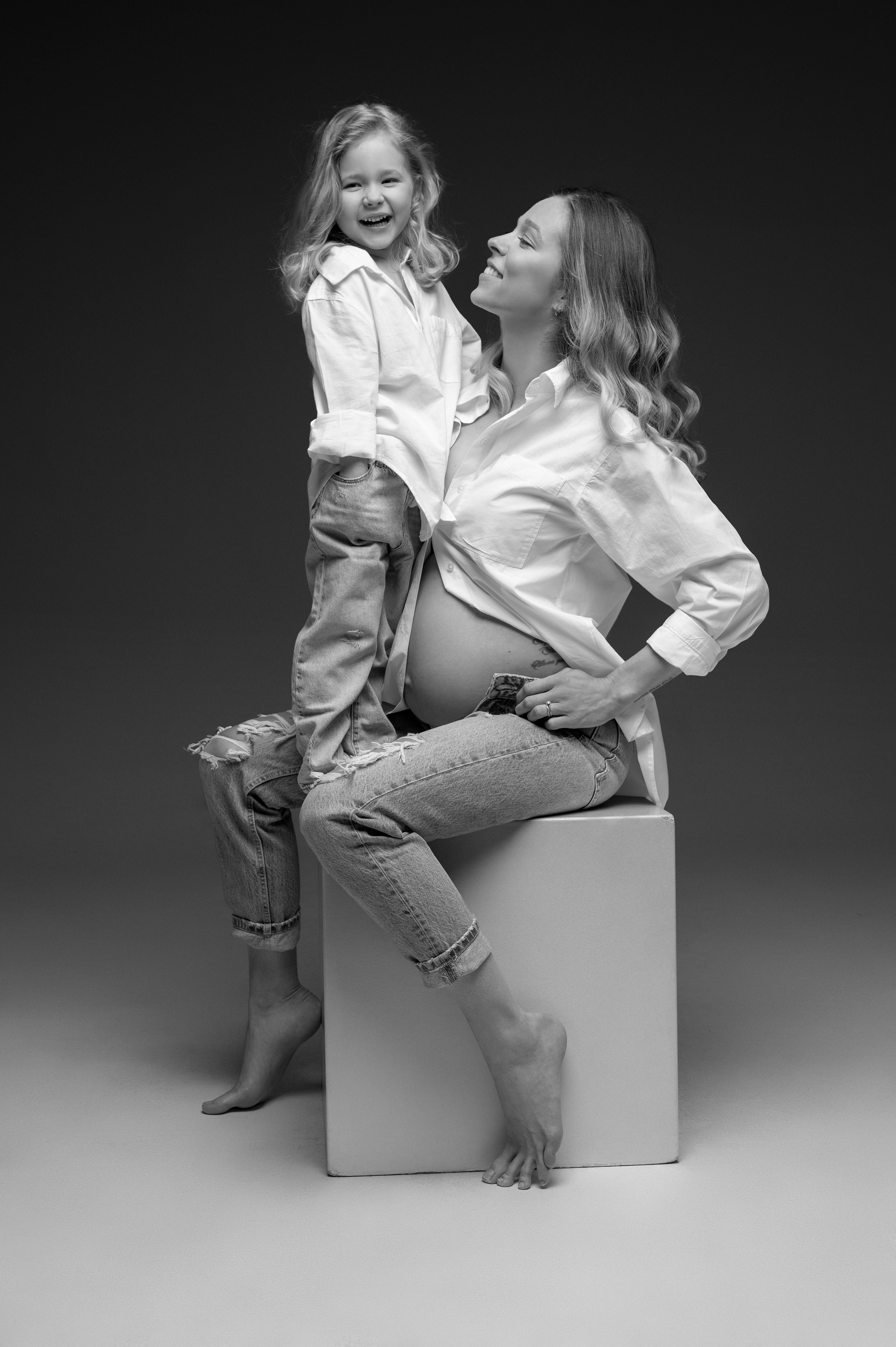 Petra & Viki. Krása tehotenstva v objektíve — Maria Milosovic, tehotenská fotografka