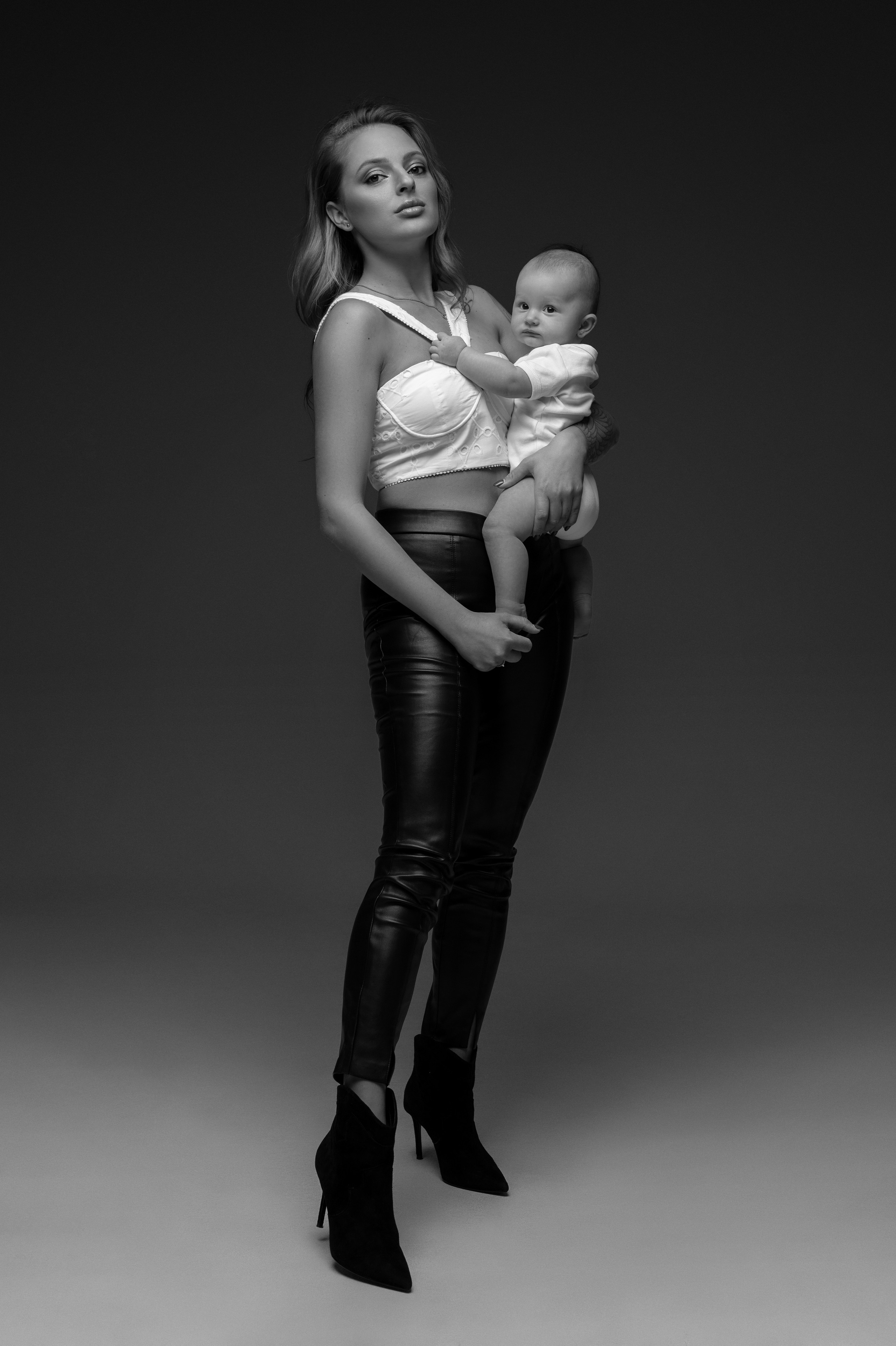 Sabína & Tiana. Krása tehotenstva v objektíve — Maria Milosovic, tehotenská fotografka