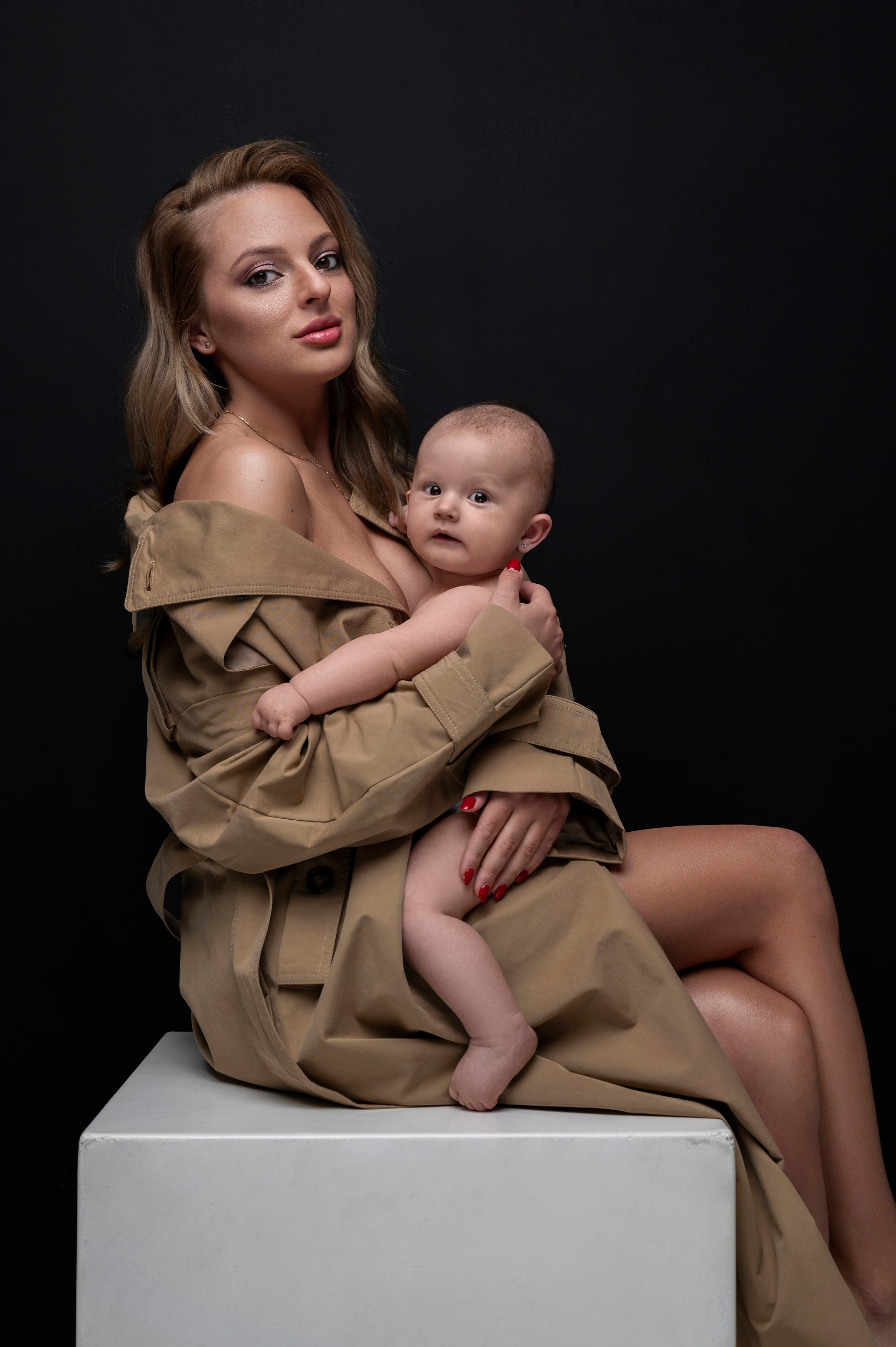 Sabína & Tiana. Krása tehotenstva v objektíve — Maria Milosovic, tehotenská fotografka