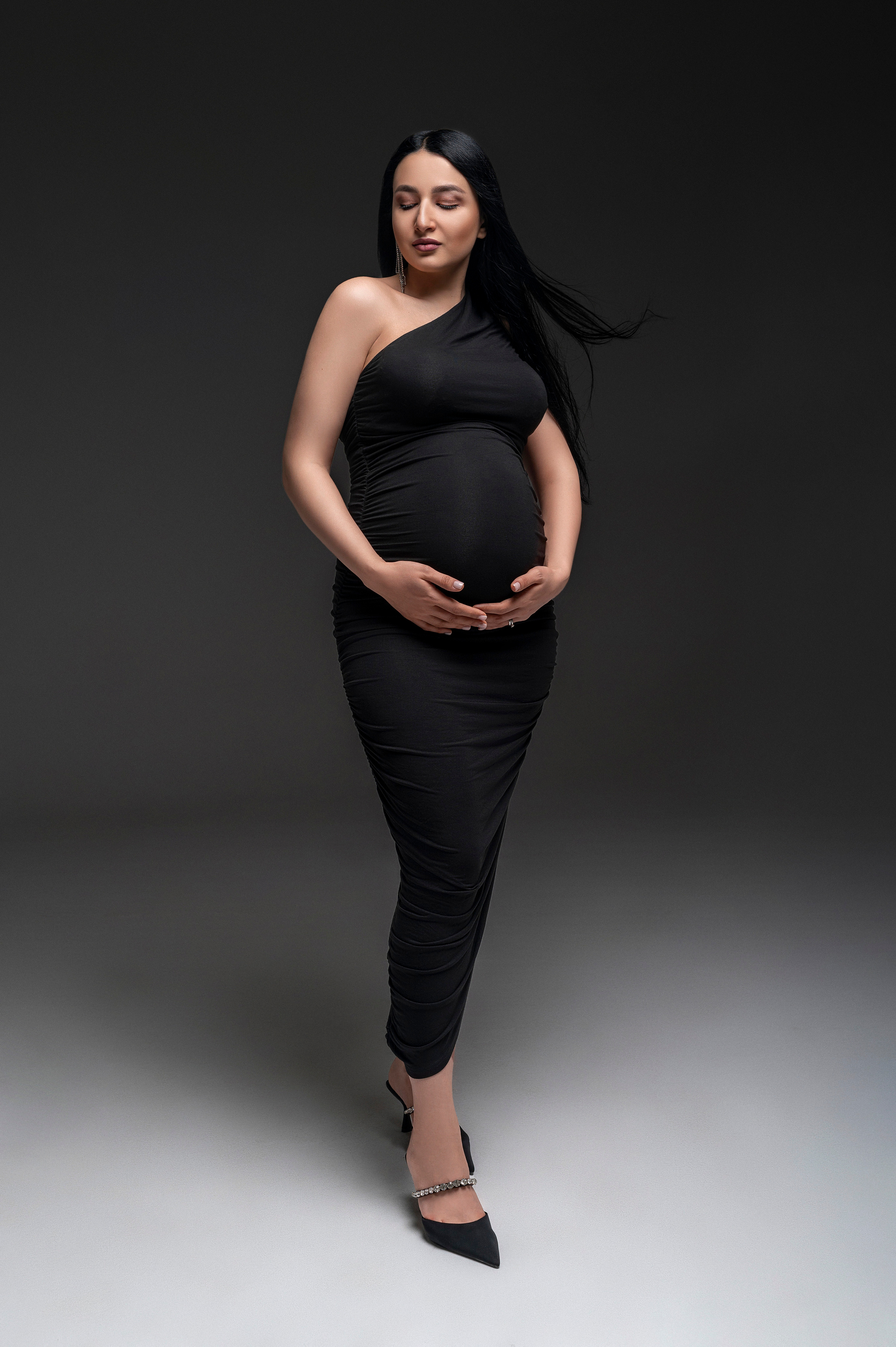 Mane. Krása tehotenstva v objektíve — Maria Milosovic, tehotenská fotografka