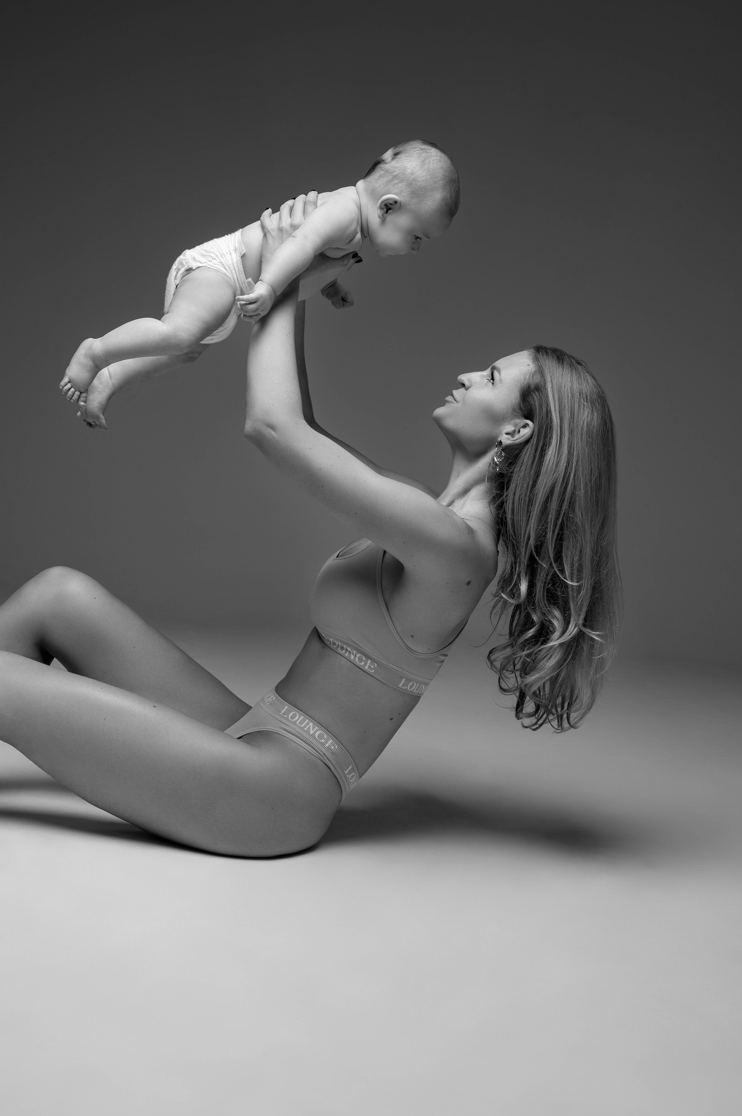 Jana & Hanka. Krása tehotenstva v objektíve — Maria Milosovic, tehotenská fotografka