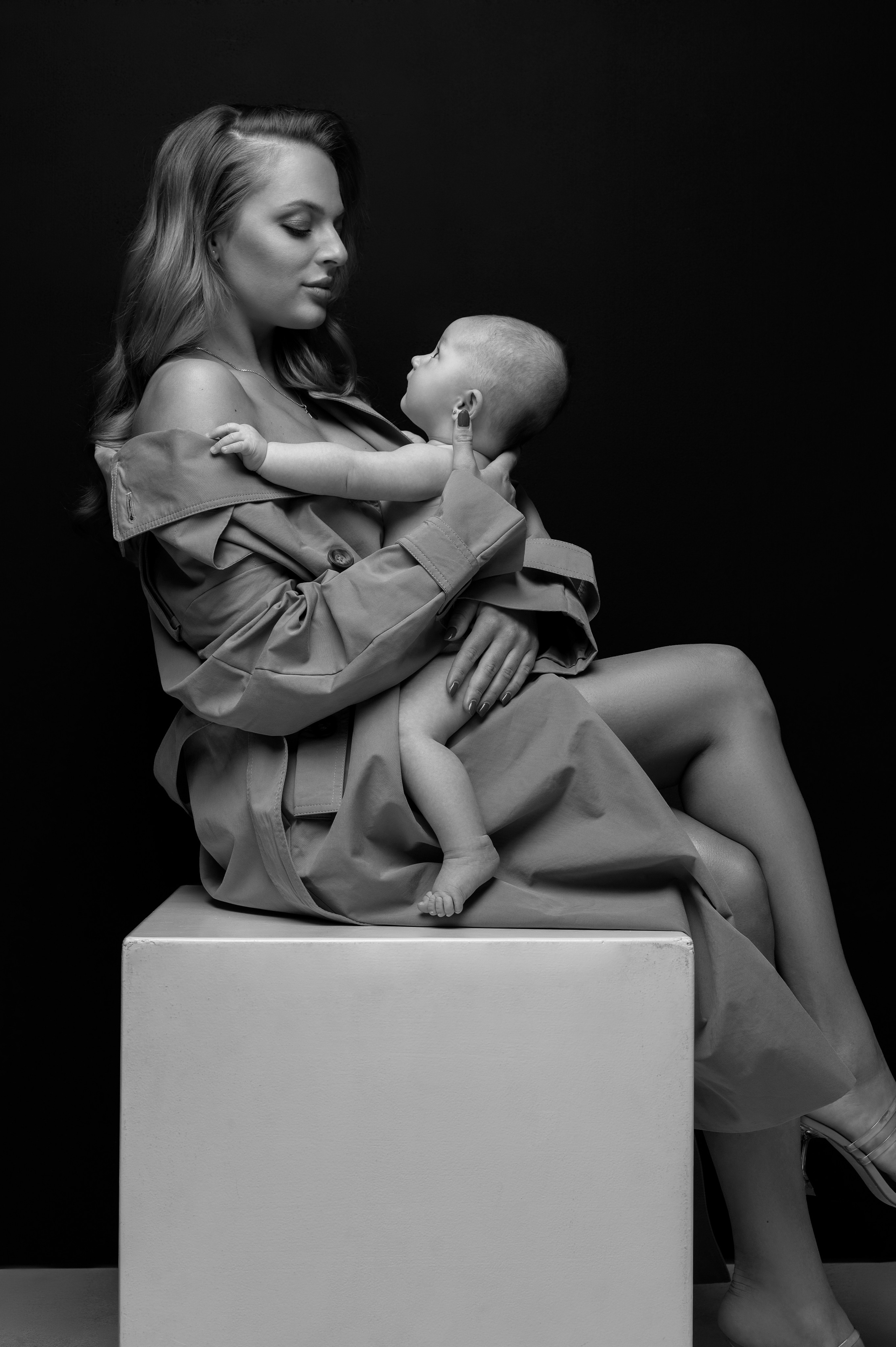 Sabína & Tiana. Krása tehotenstva v objektíve — Maria Milosovic, tehotenská fotografka