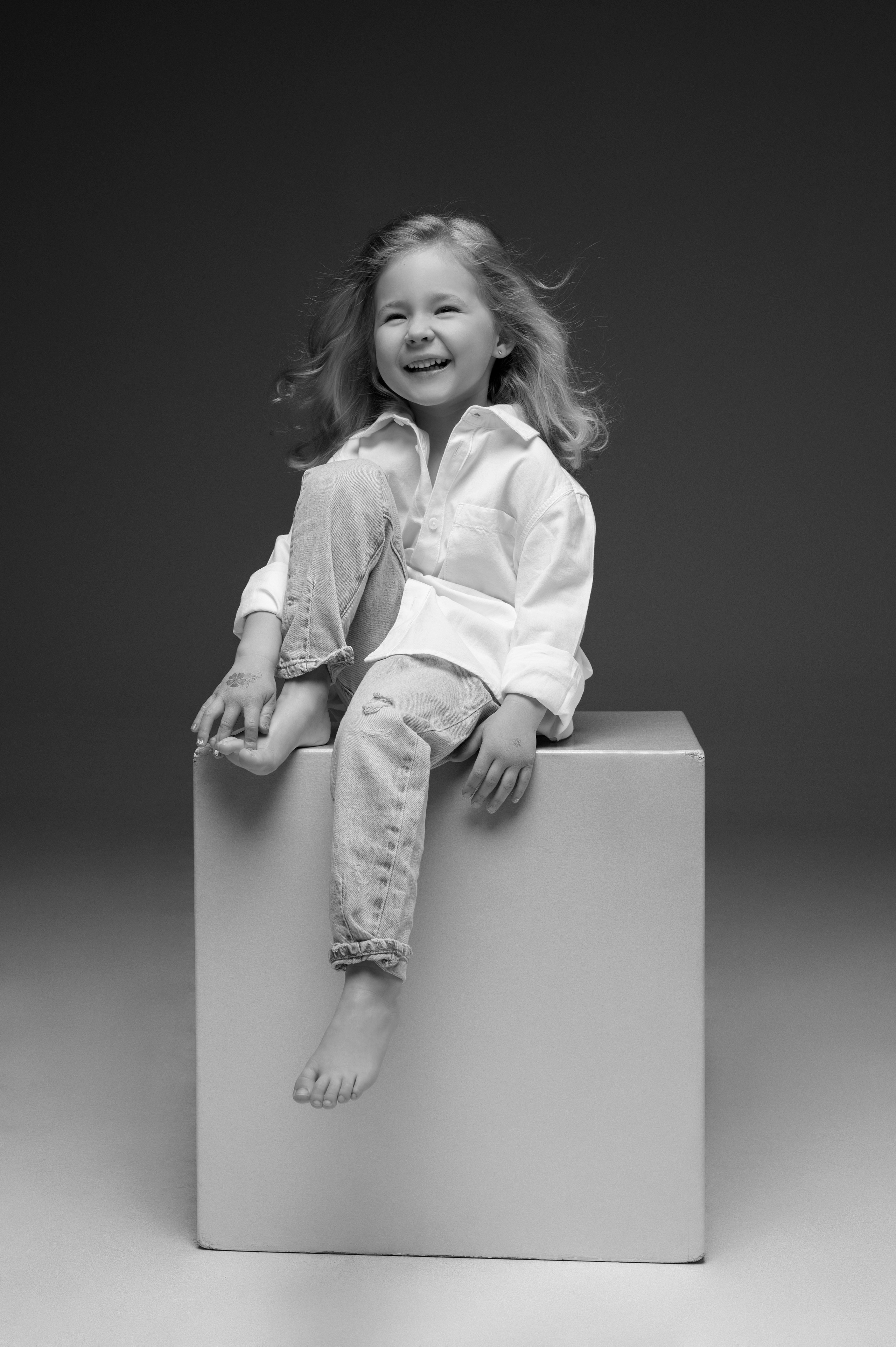 Petra & Viki. Krása tehotenstva v objektíve — Maria Milosovic, tehotenská fotografka