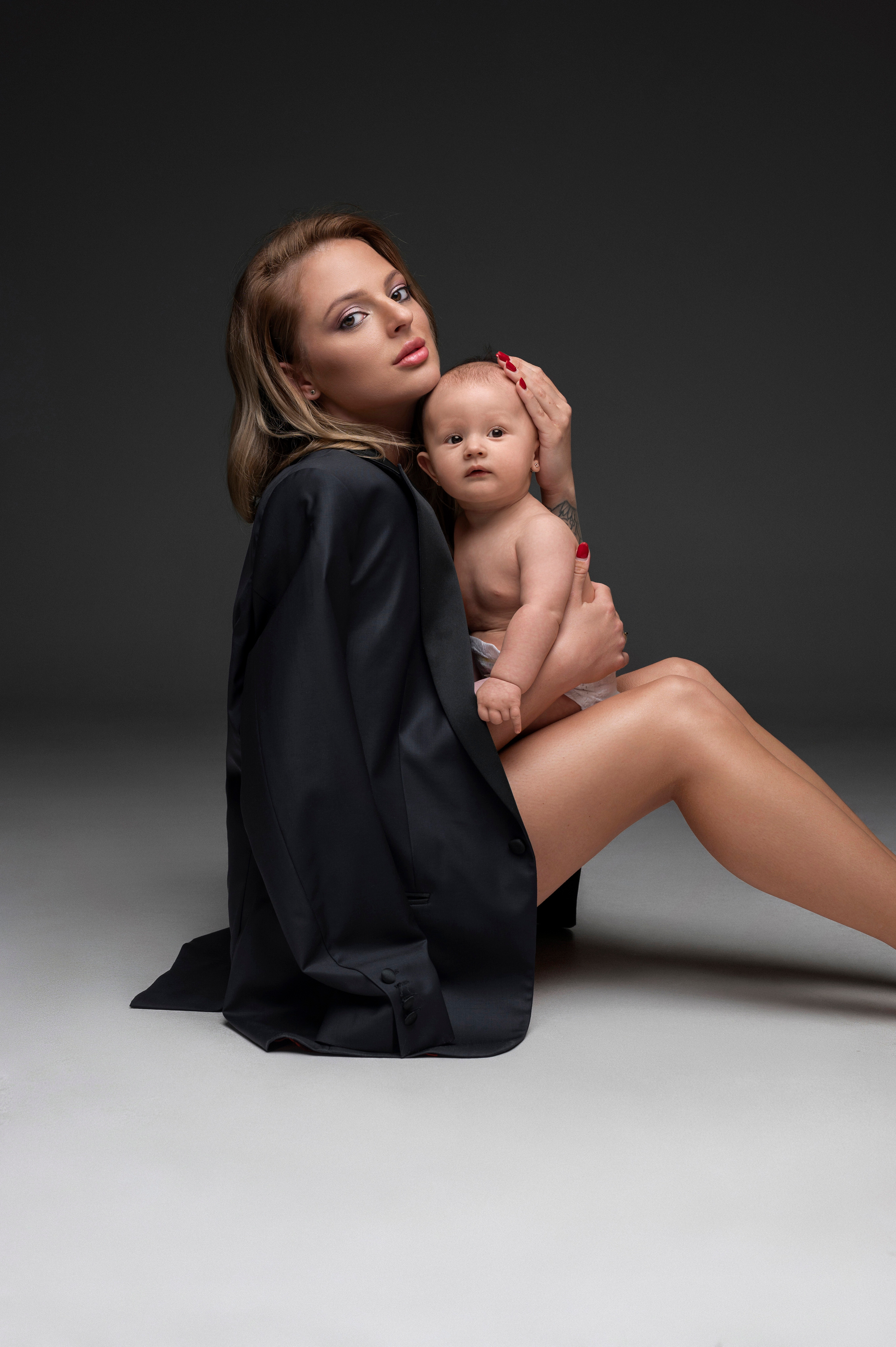 Sabína & Tiana. Krása tehotenstva v objektíve — Maria Milosovic, tehotenská fotografka