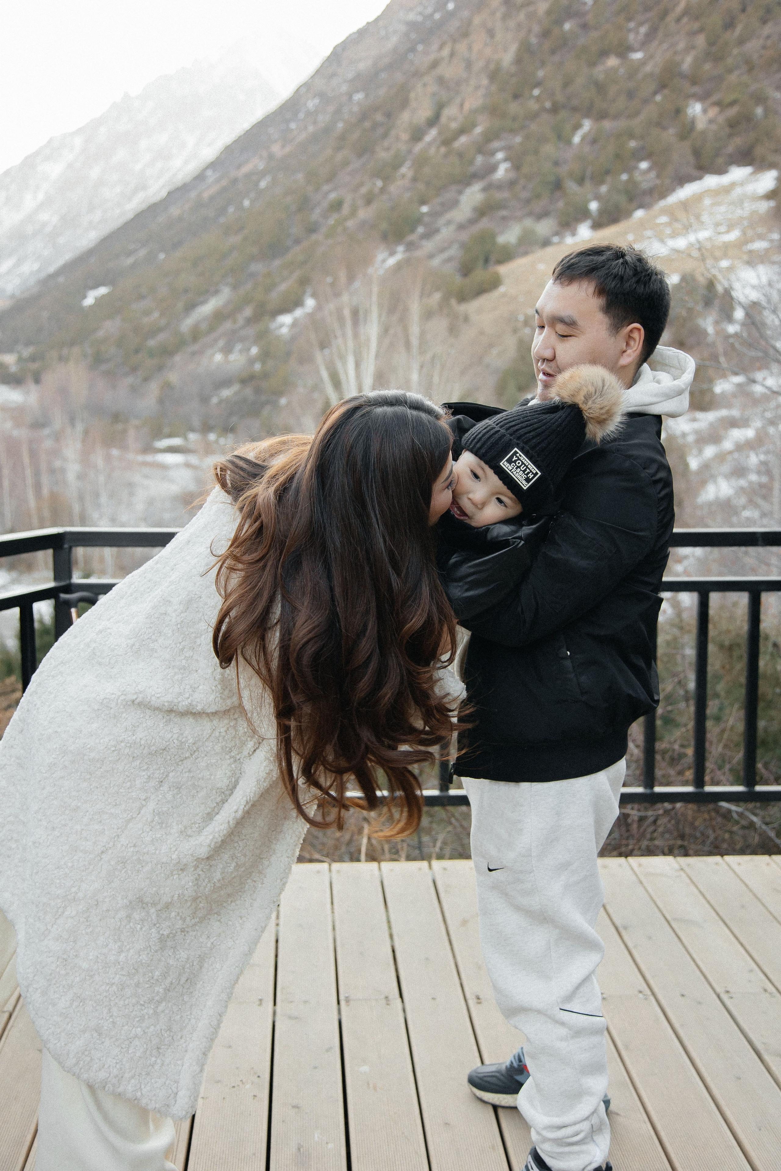 Asel family. Свадебный фотограф в Бишкеке