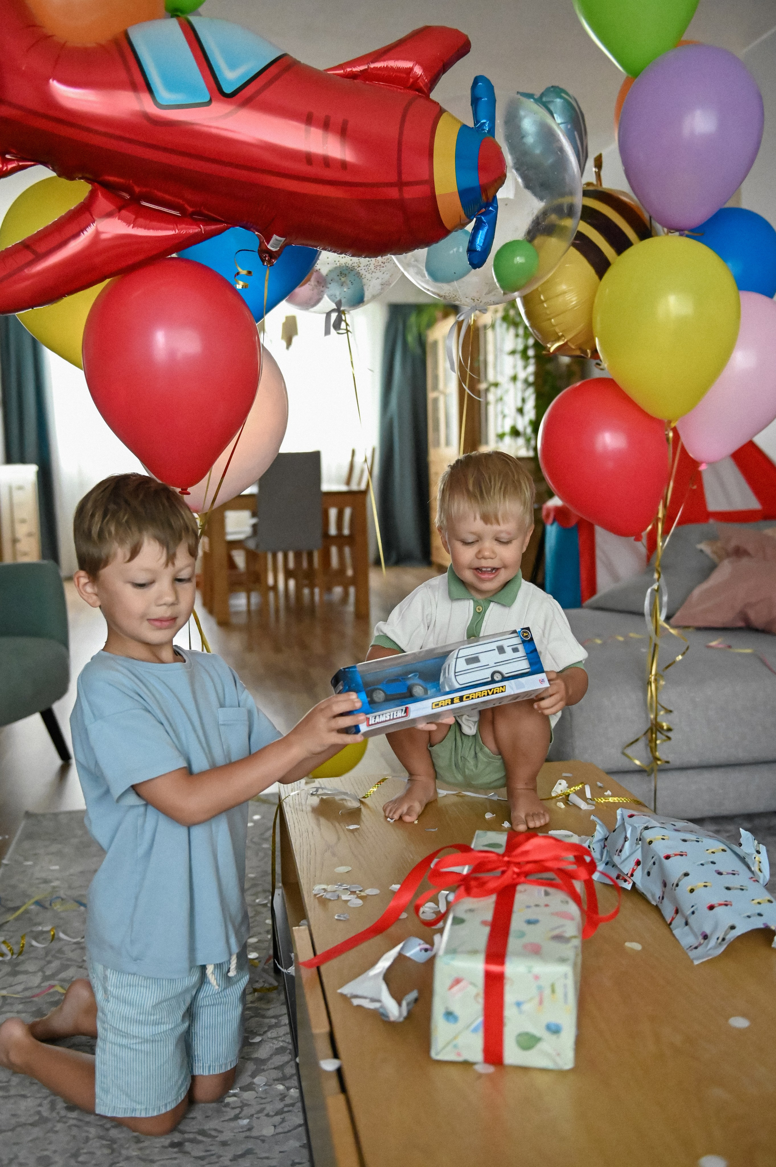 Праздник во дворе дома. Детский и семейный фотограф в финляндии дина пулкка. контент фотограф