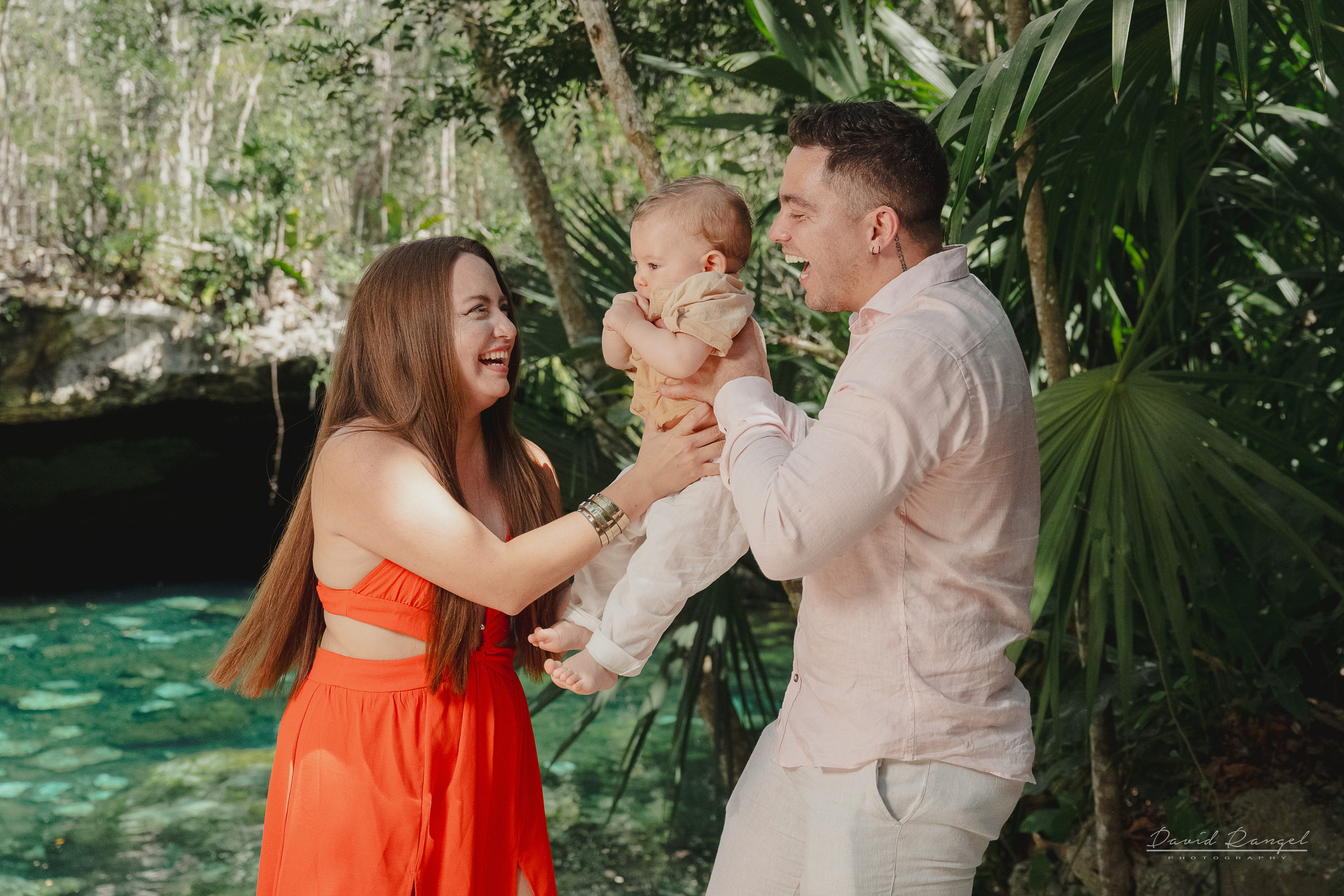 Vanessa and Alejandro´s Mayan Wedding at Kantunchi Park. Destination wedding photographer based in Cancun and Riviera Maya with service worldwide