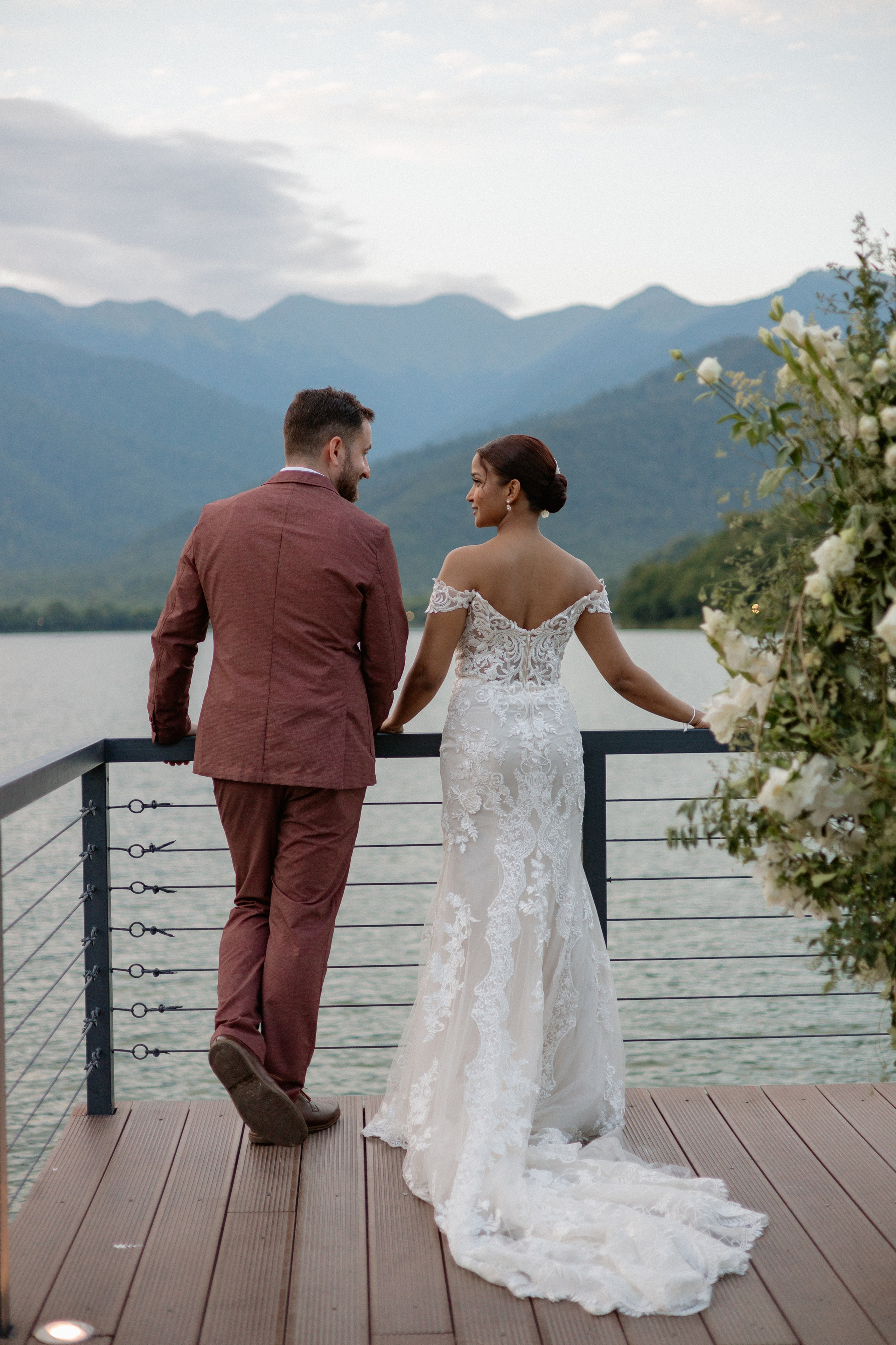 Thesakaya and Kevin. Photographer Anna Nazarenko