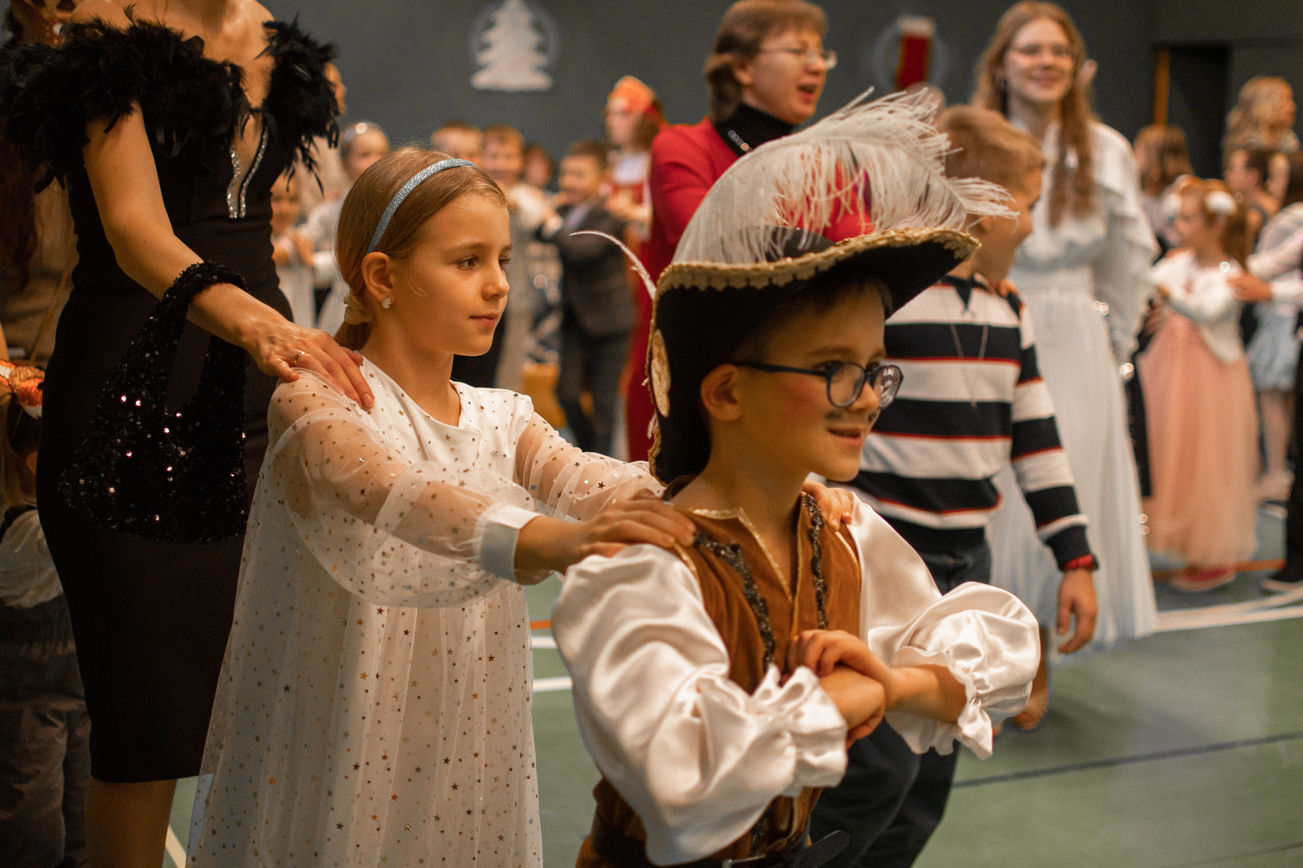 Новогодний хоровод. Семейный и детский фотограф