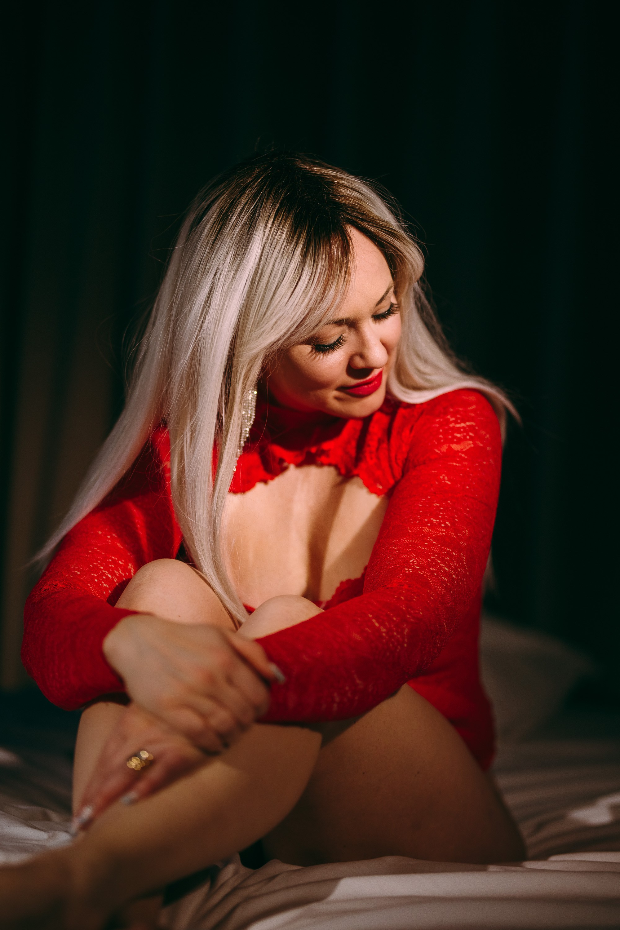 Boudoir session in studio. Valokuvaaja Lahti, Helsinki Elena Salonen