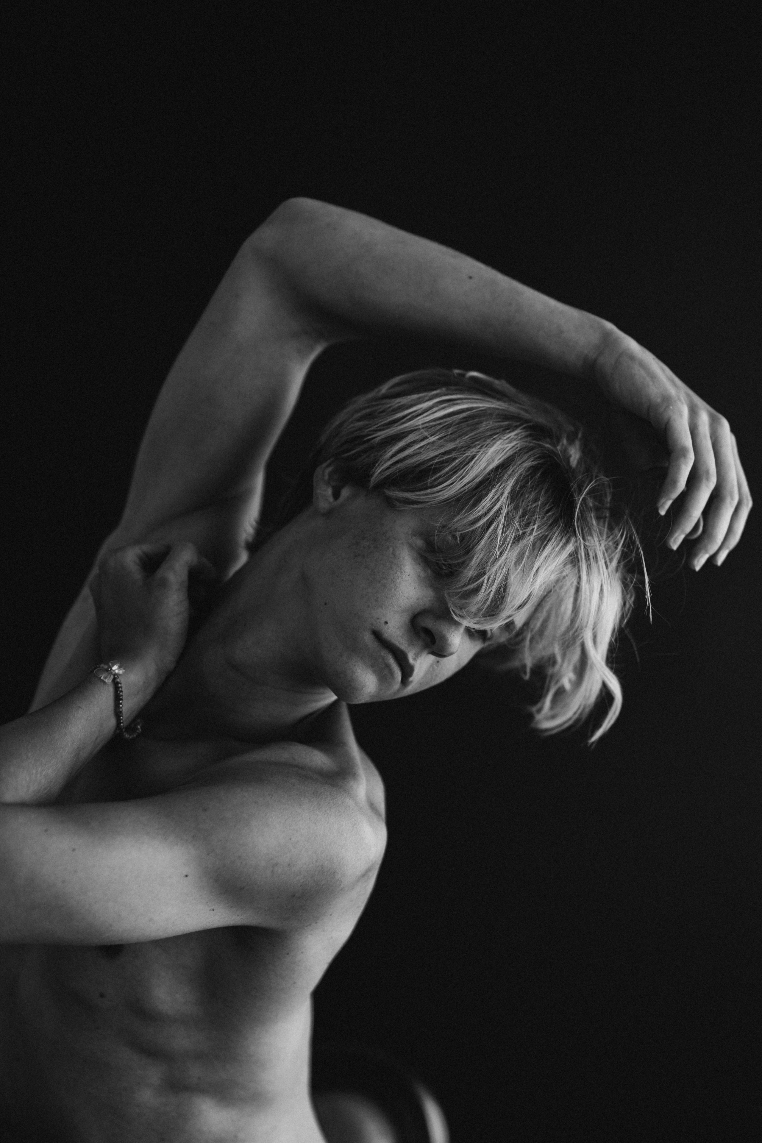 DANCERS. Victoria Olonen – Cinematic Portrait Artist | Helsinki & Europe