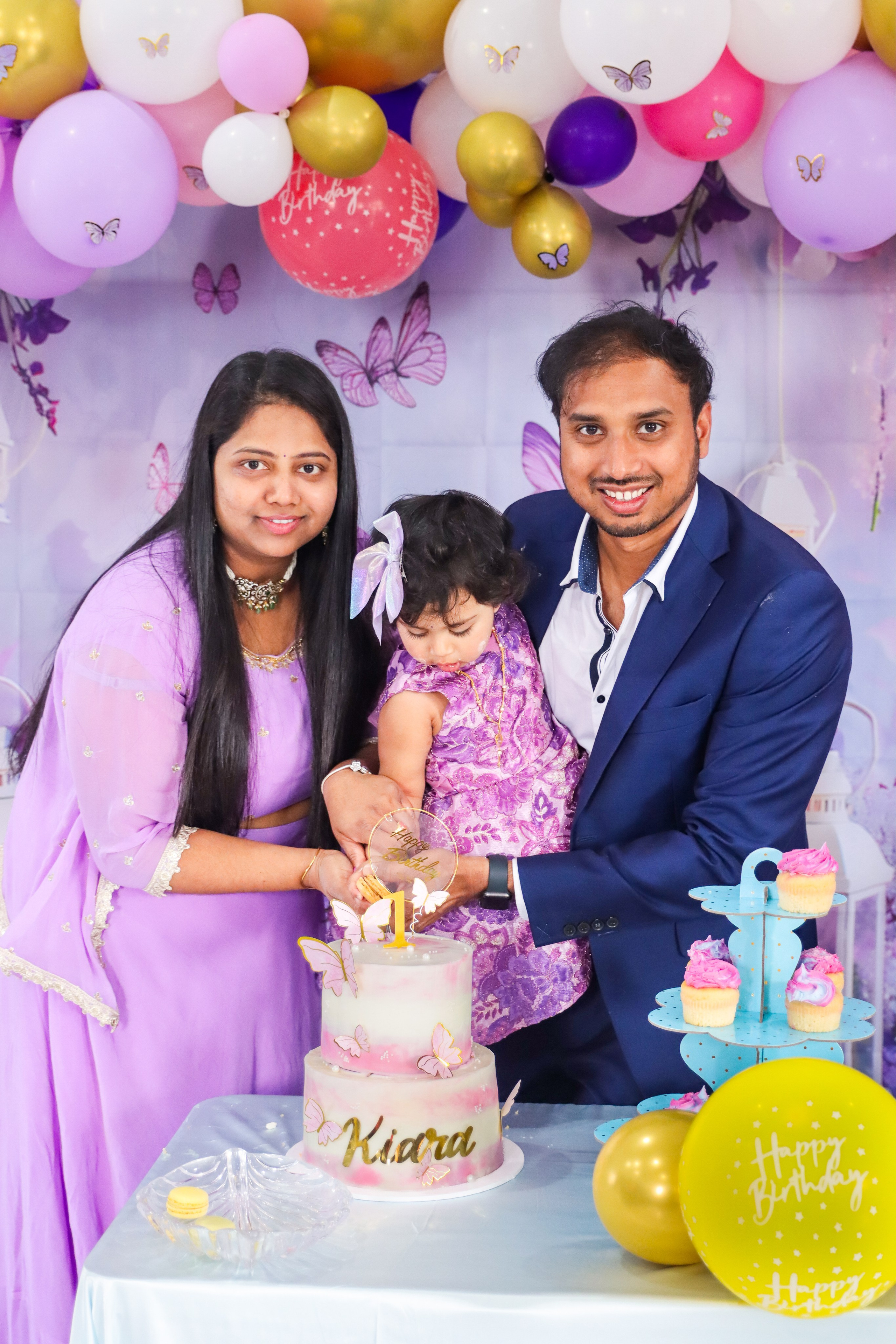 1st Birthday. MHCreative is family-oriented photographer based in SYDNEY