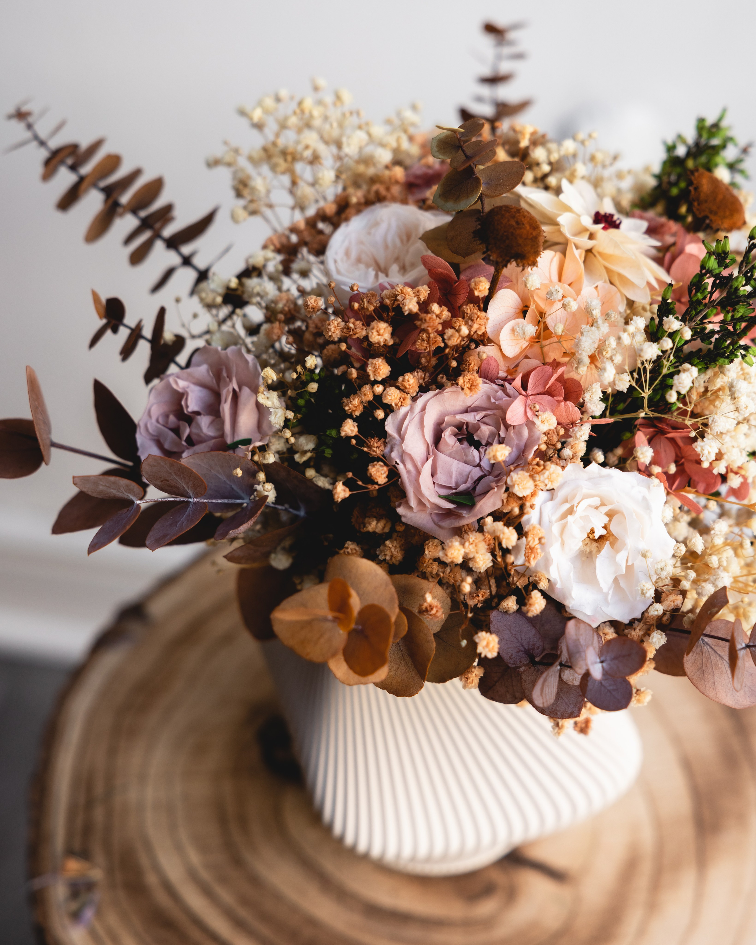 Wow blomster. Professional wedding photographer in Copenhagen, Denmark — Julia Byron