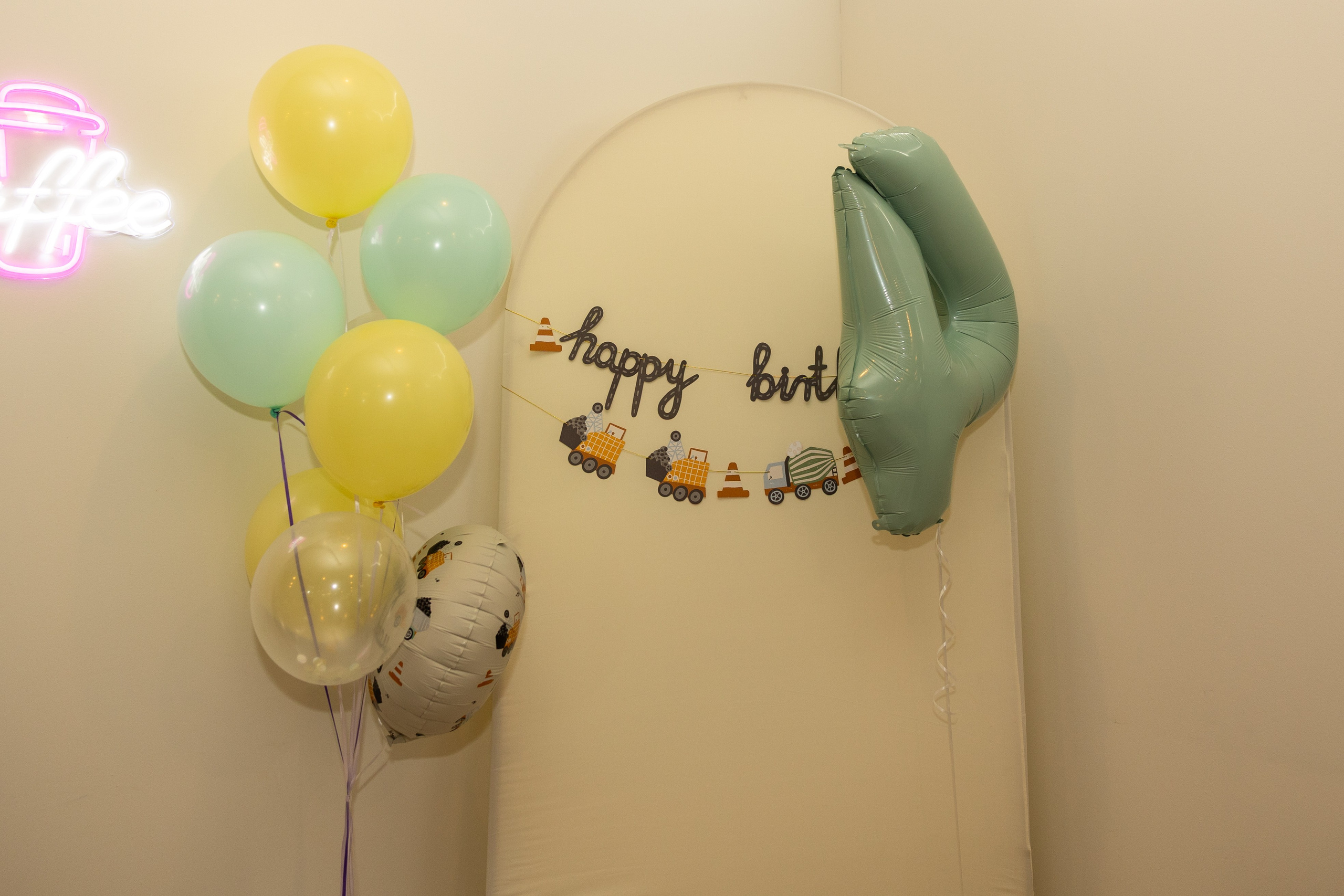 День рождения Артёма 24 января 2026 года. Семейный и детский фотограф в Варшаве Мила Бобровская