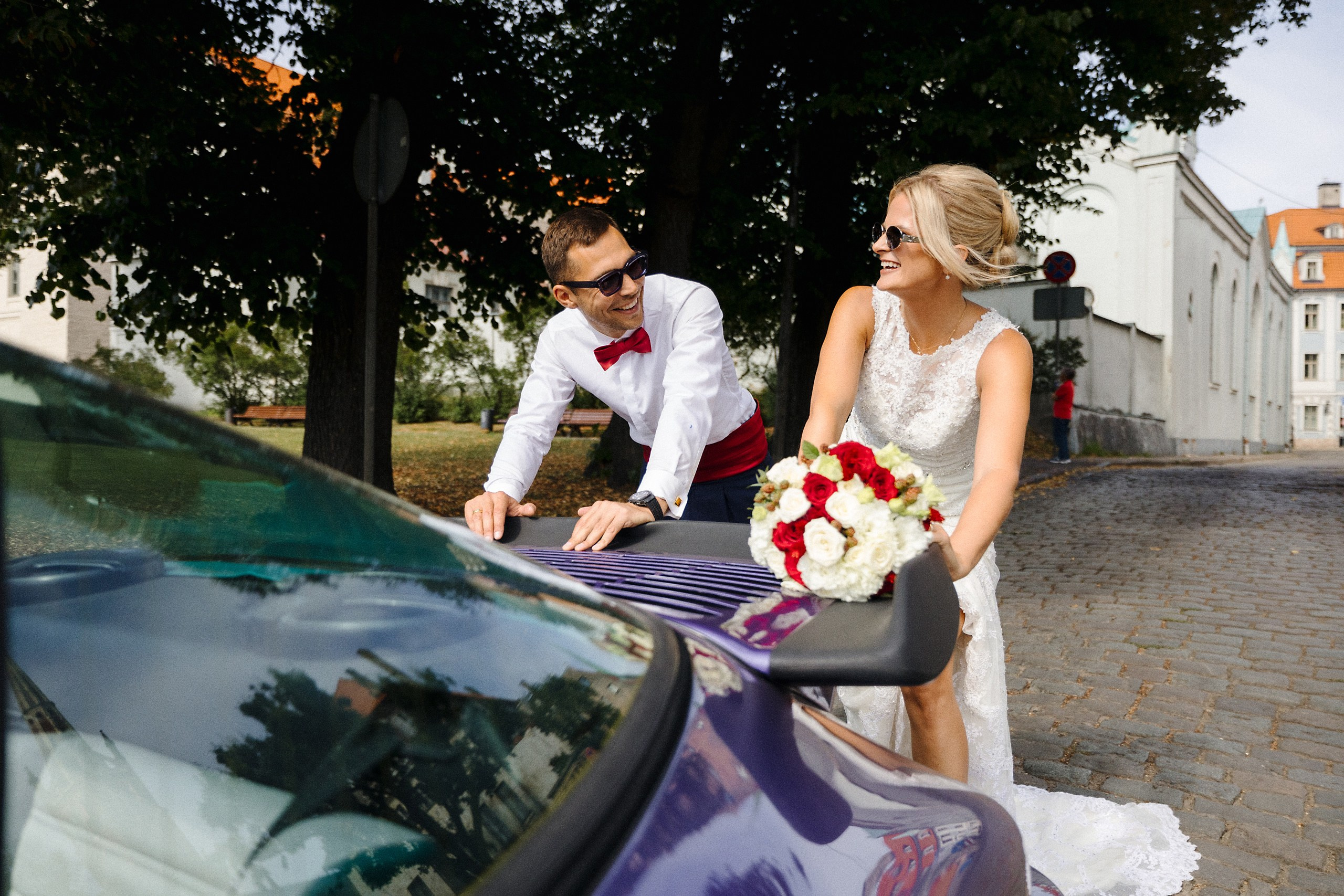 Юбилей свадьбы — 10 лет вместе, Porsche, страсть и стильная фотосессия в Риге. Евгений Тимофеев | Свадебный и контент-фотограф и видеограф в Риге