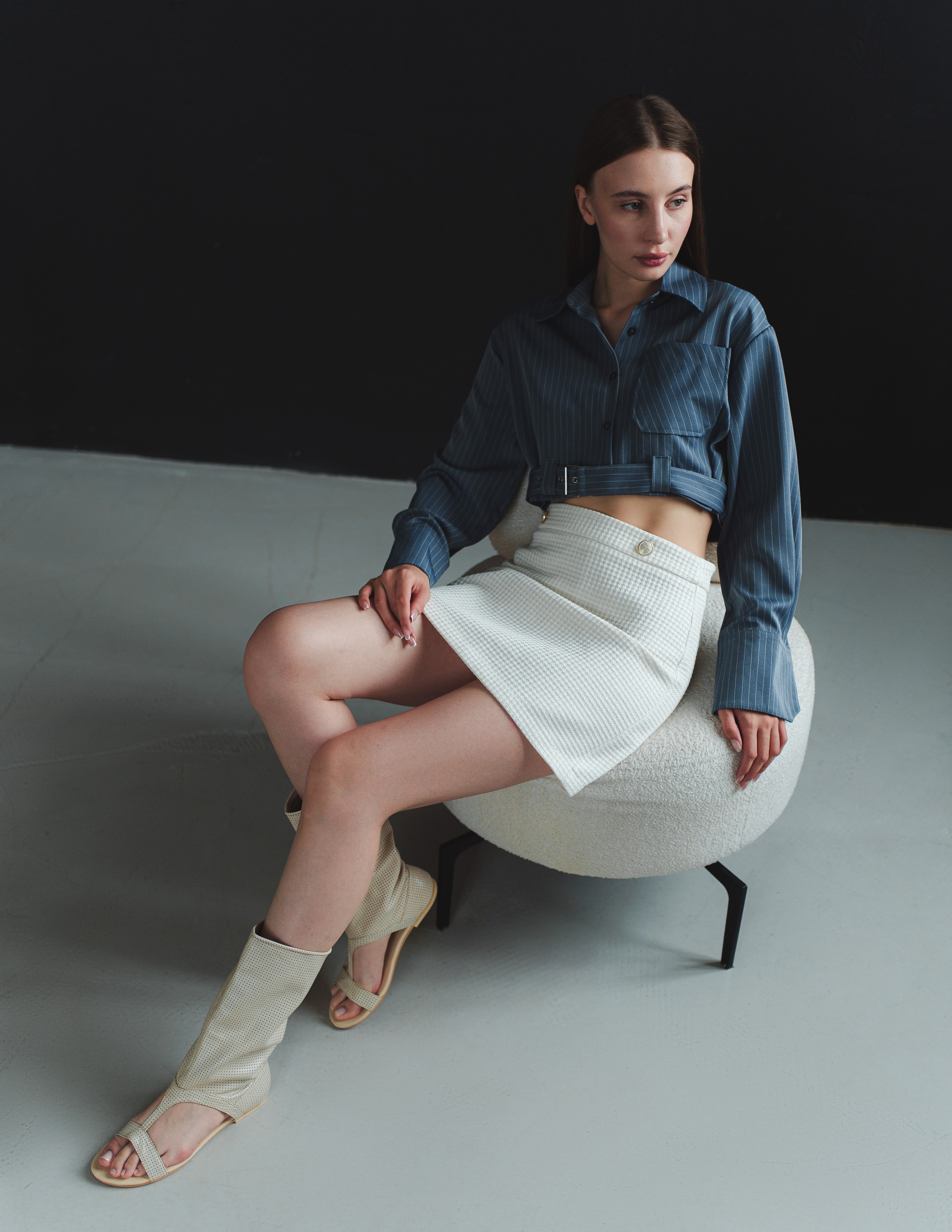 #EFE Light corner. Alisha Geva | Contemporary fashion women’s portrait Dubai