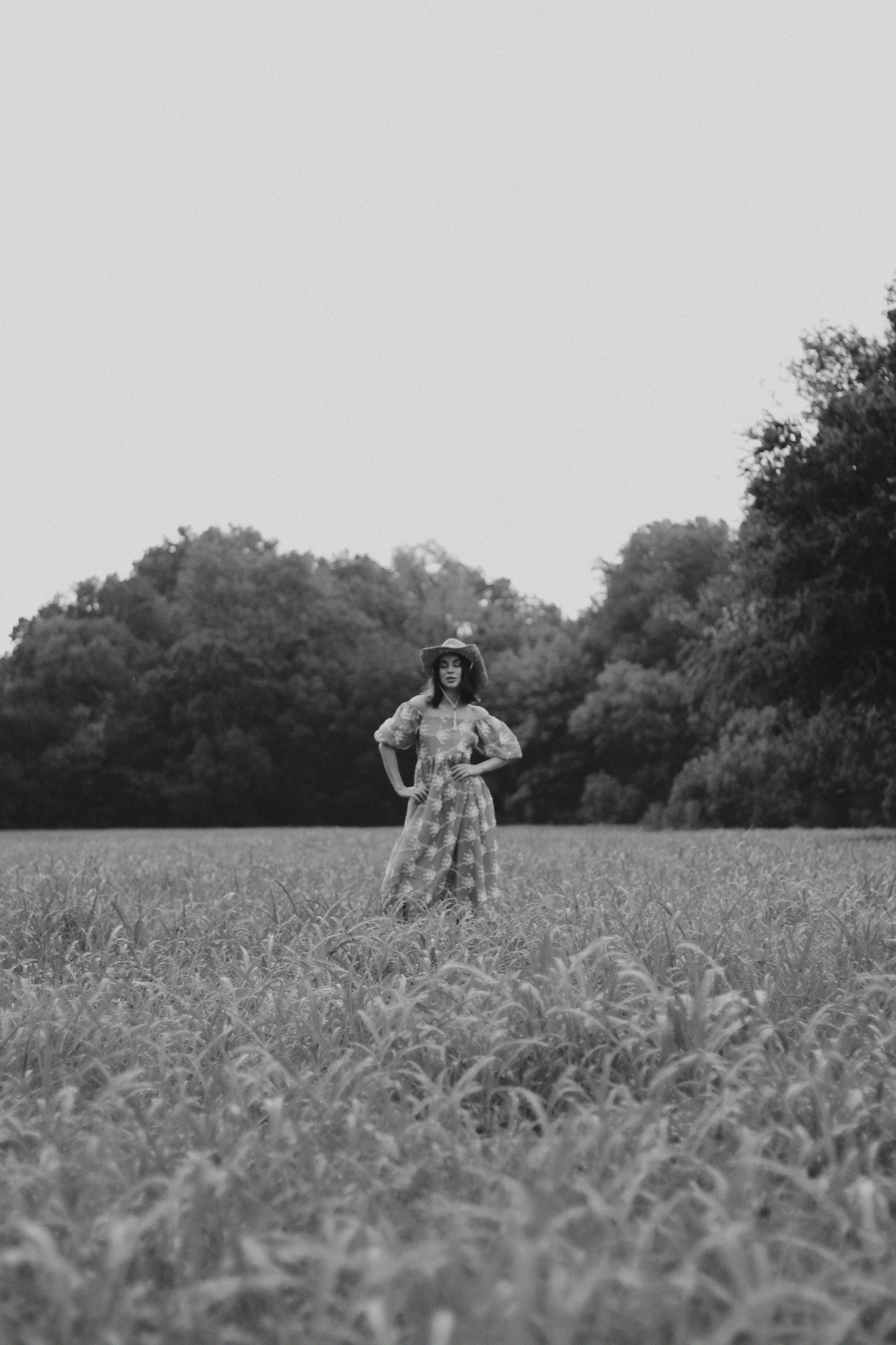 Countryside cowgirl-style portrait photoshoot. Lana Petrychenko — Portrait & Family Photographer. Valencia, Spain