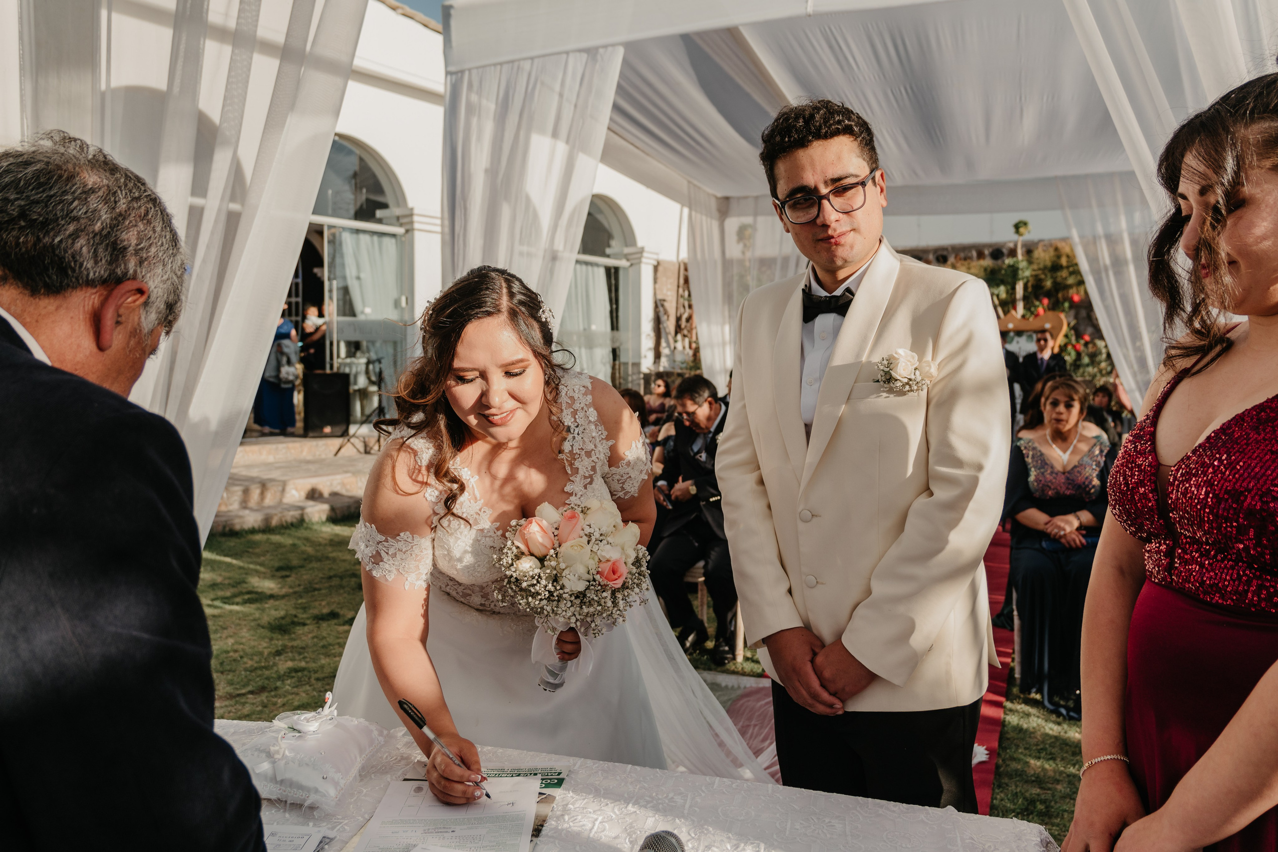 VANIA + LUIS BODA CIVIL. Studio KVTA | Fotografía y Video de Bodas en Arequipa
