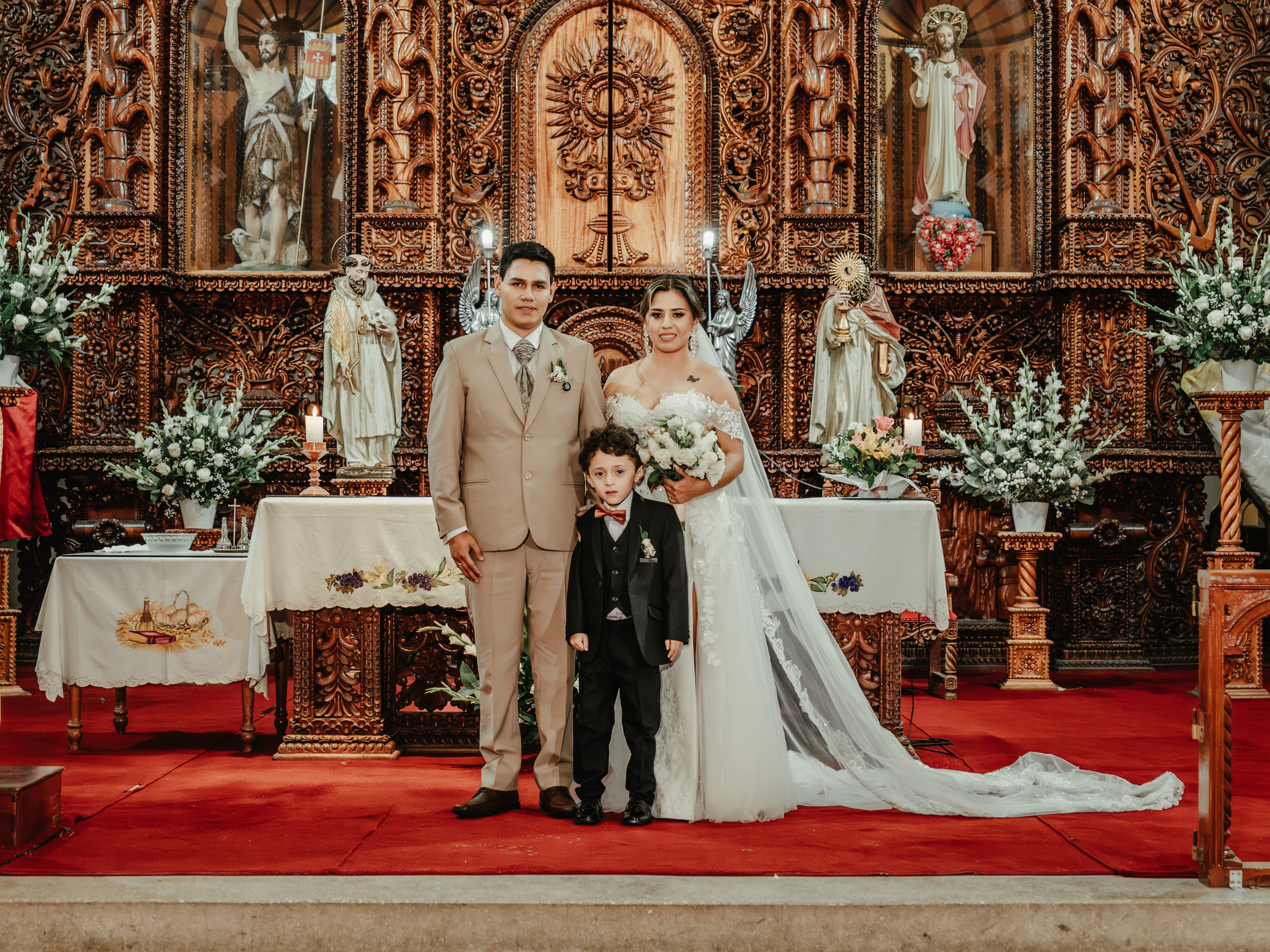 CARLA Y MARIO BODA RELIGIOSA. Studio KVTA | Fotografía y Video de Bodas en Arequipa